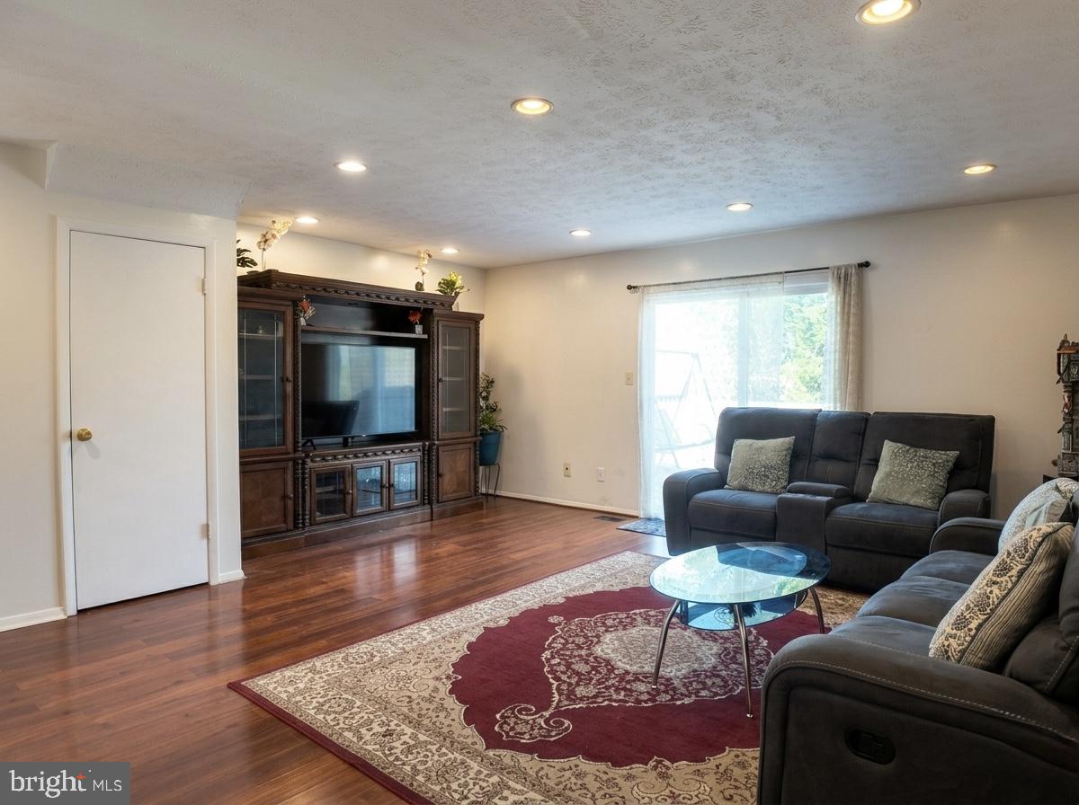 OAKHURST - Residential