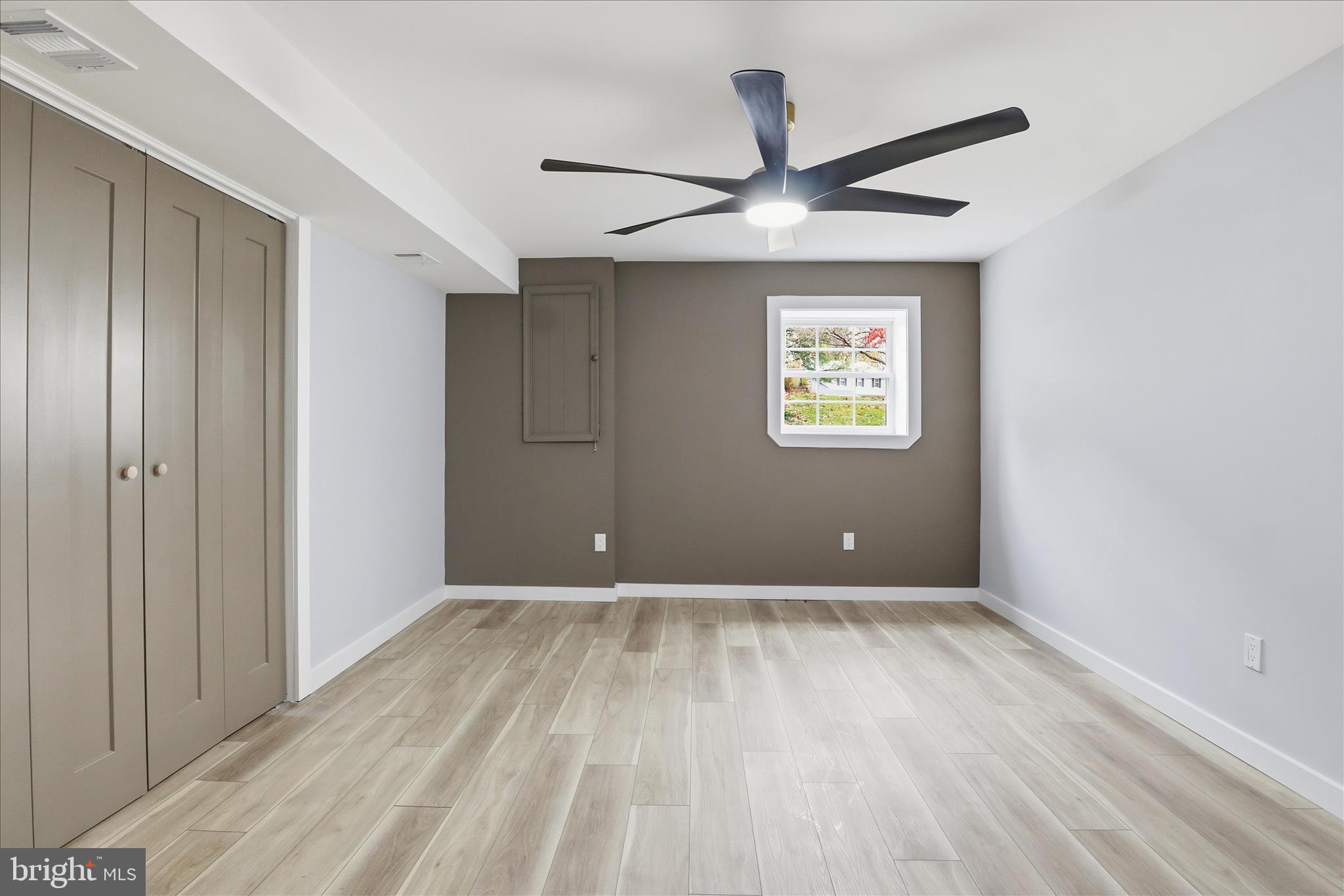 WILTON WOODS - Residential