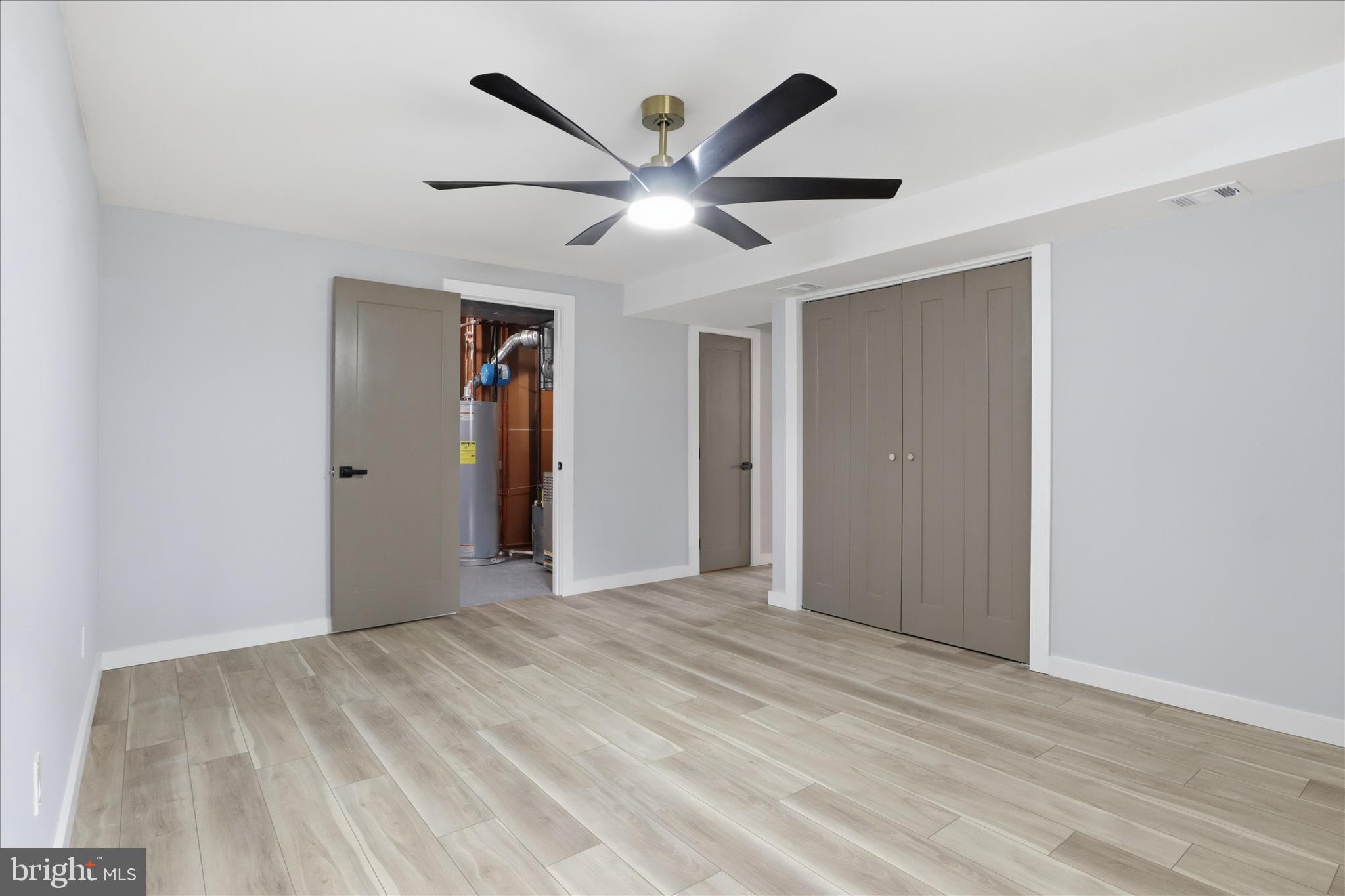 WILTON WOODS - Residential