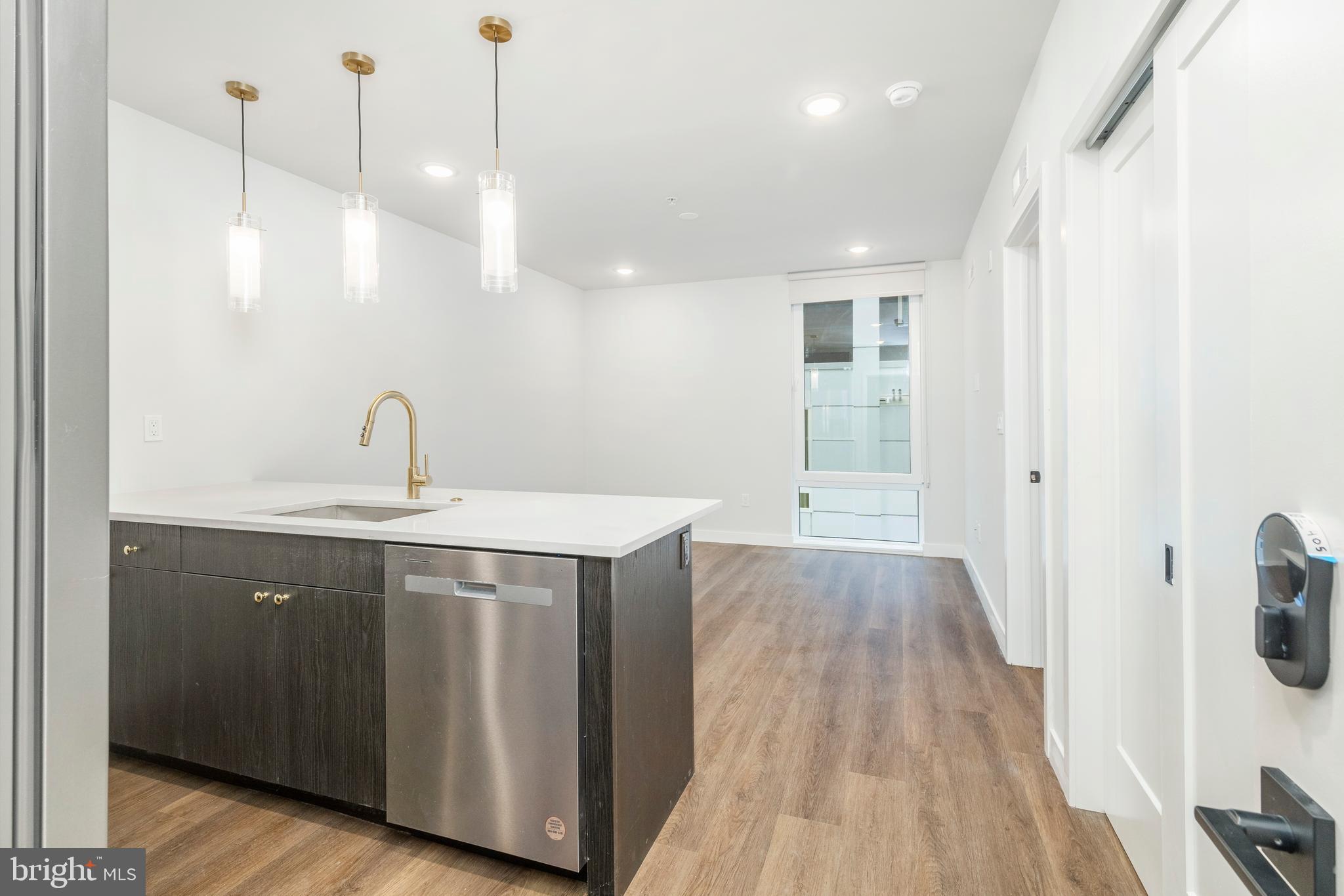 1102 GERMANTOWN AVENUE 205