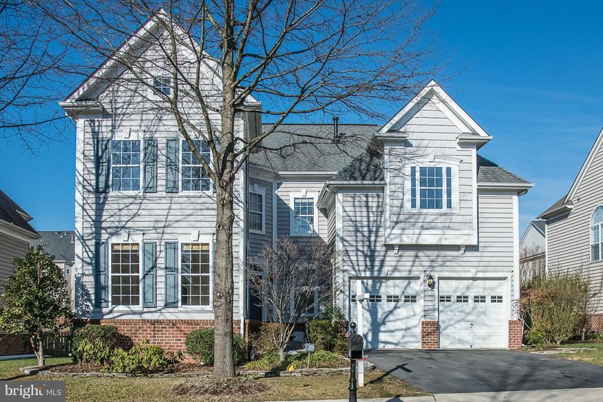 GORGEOUS 4BD 4BA home in Brambleton. Large KTC w/ island, Brkfst Rm, walk-in Pantry. Large Fam Rm w/ gas fireplace. Bright Liv Rm & Office. HUGE Mst Br w/ 2 walk-in closets 3 additional Large Bds. Spacious Basement w/ Rec Rm, Full Bar, Den, Game Room, Storage Rm & full bath. Screened-in Deck & add deck overlooks bkyrd. Community offers many amenities. Close 2 shopping, dining & major rds