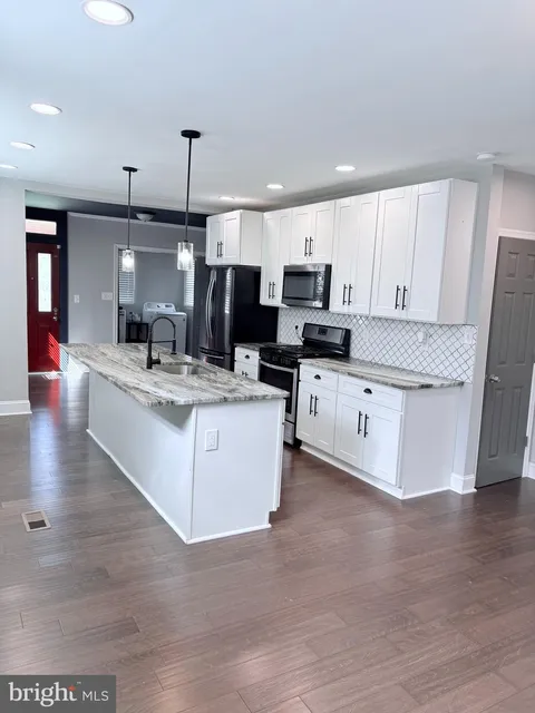 MLS: MDBC2136884