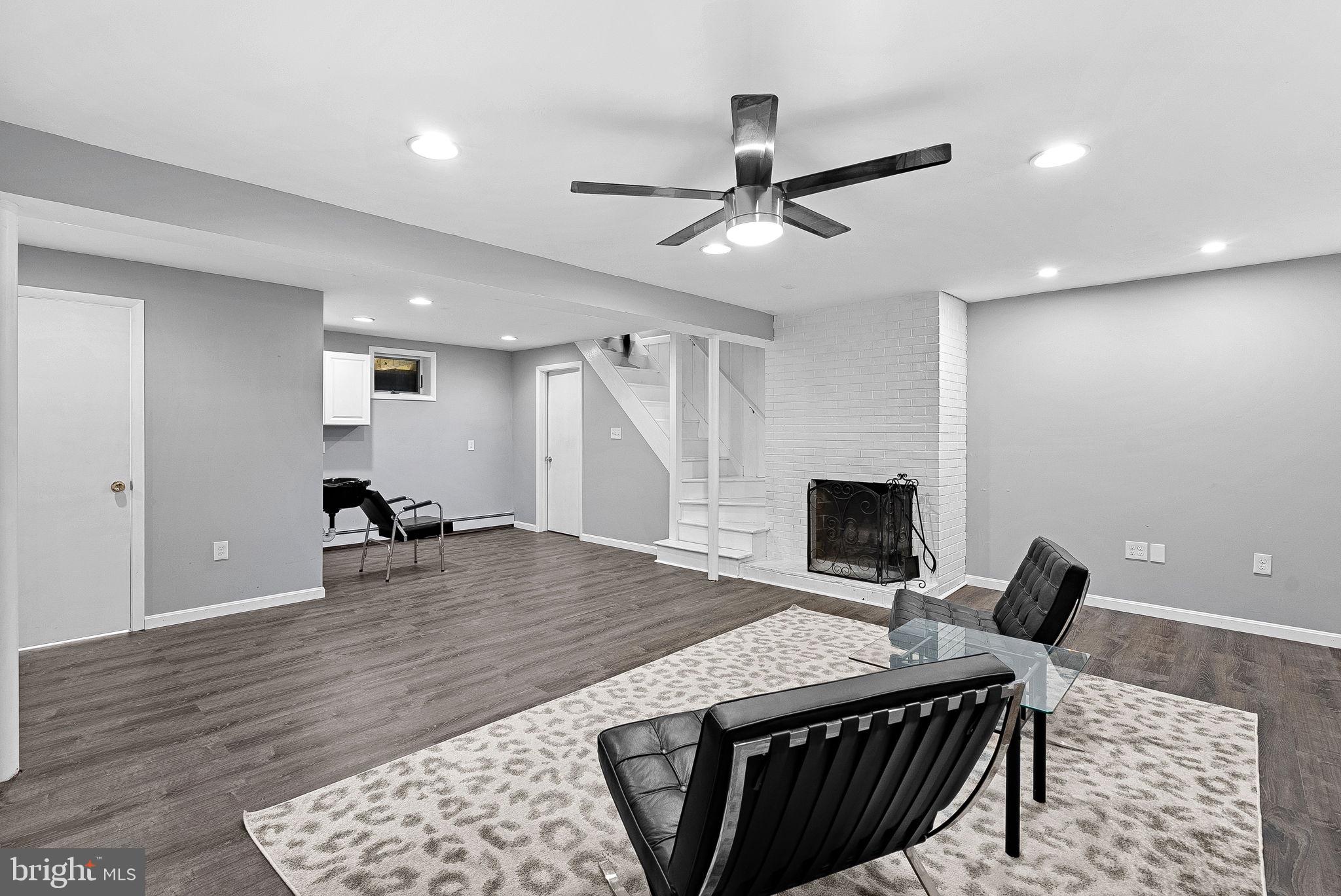 HOPKINS MEAD - Residential