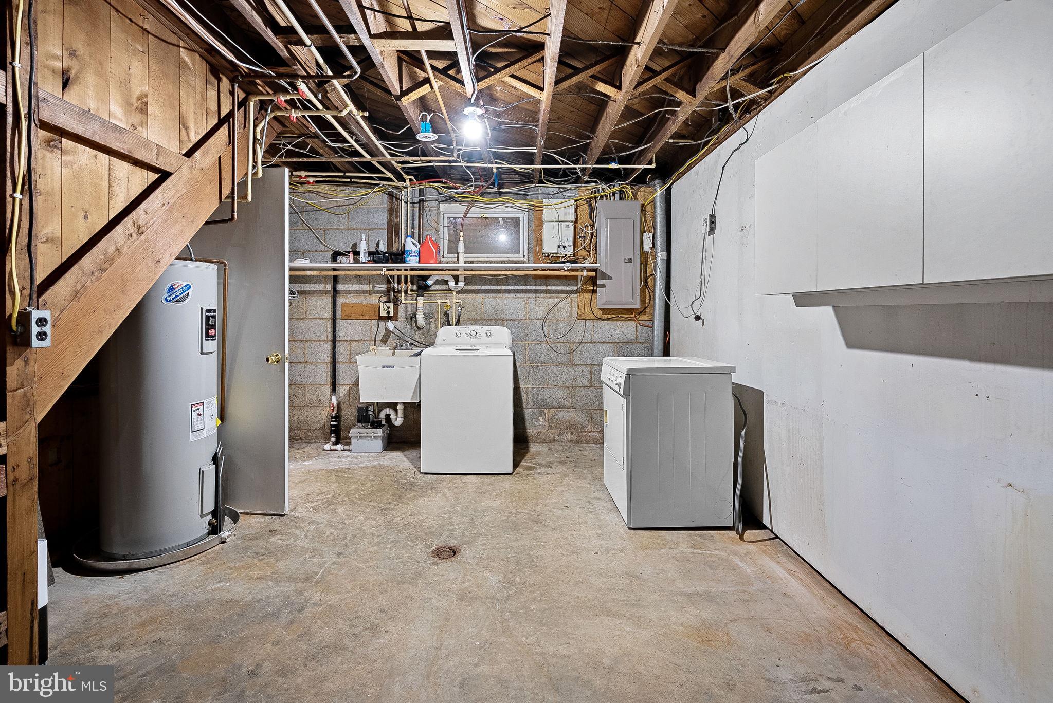 HOPKINS MEAD - Residential