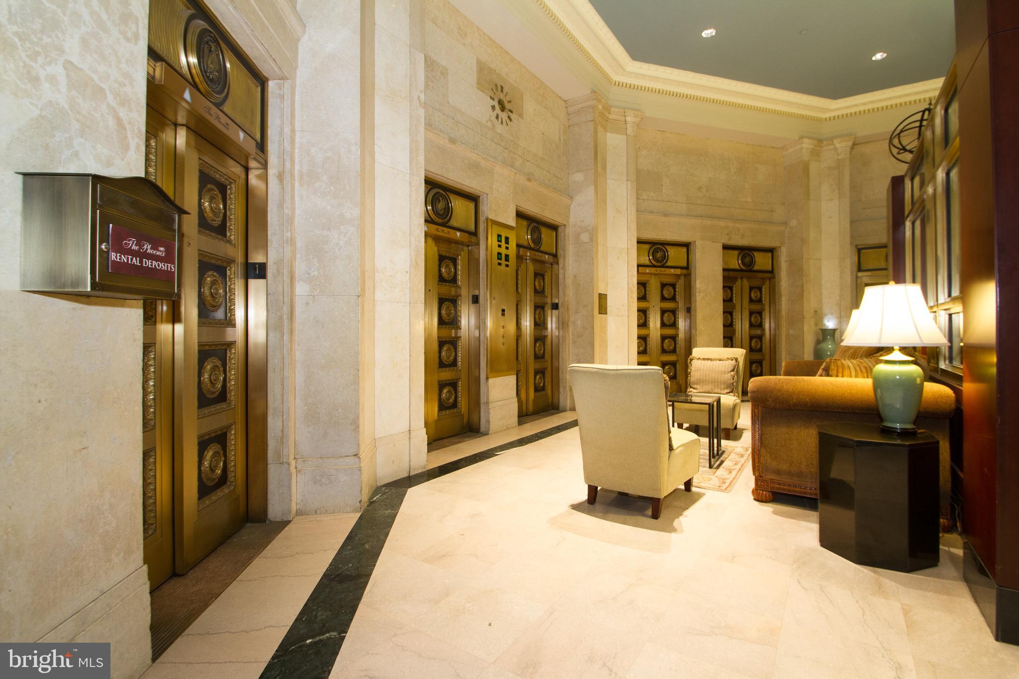 LOGAN SQUARE - Residential