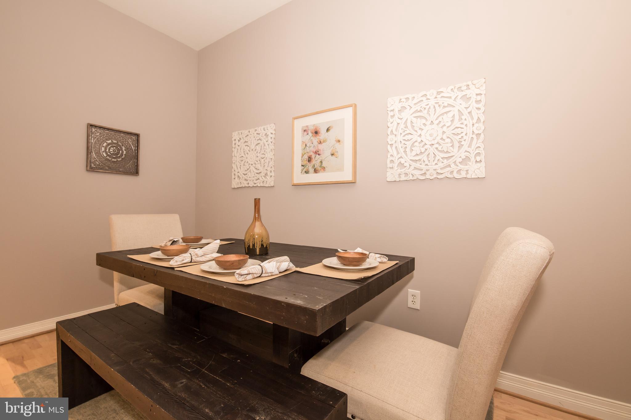 LOGAN SQUARE - Residential