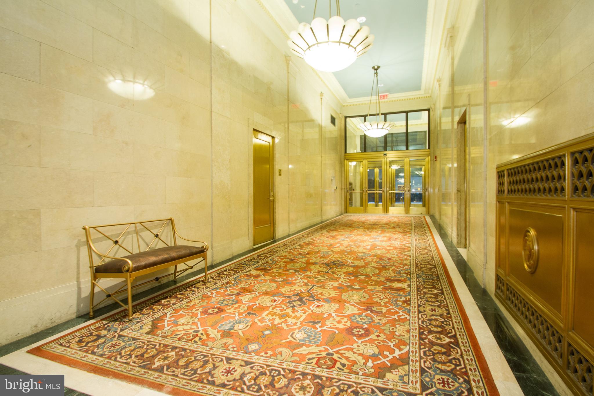 LOGAN SQUARE - Residential