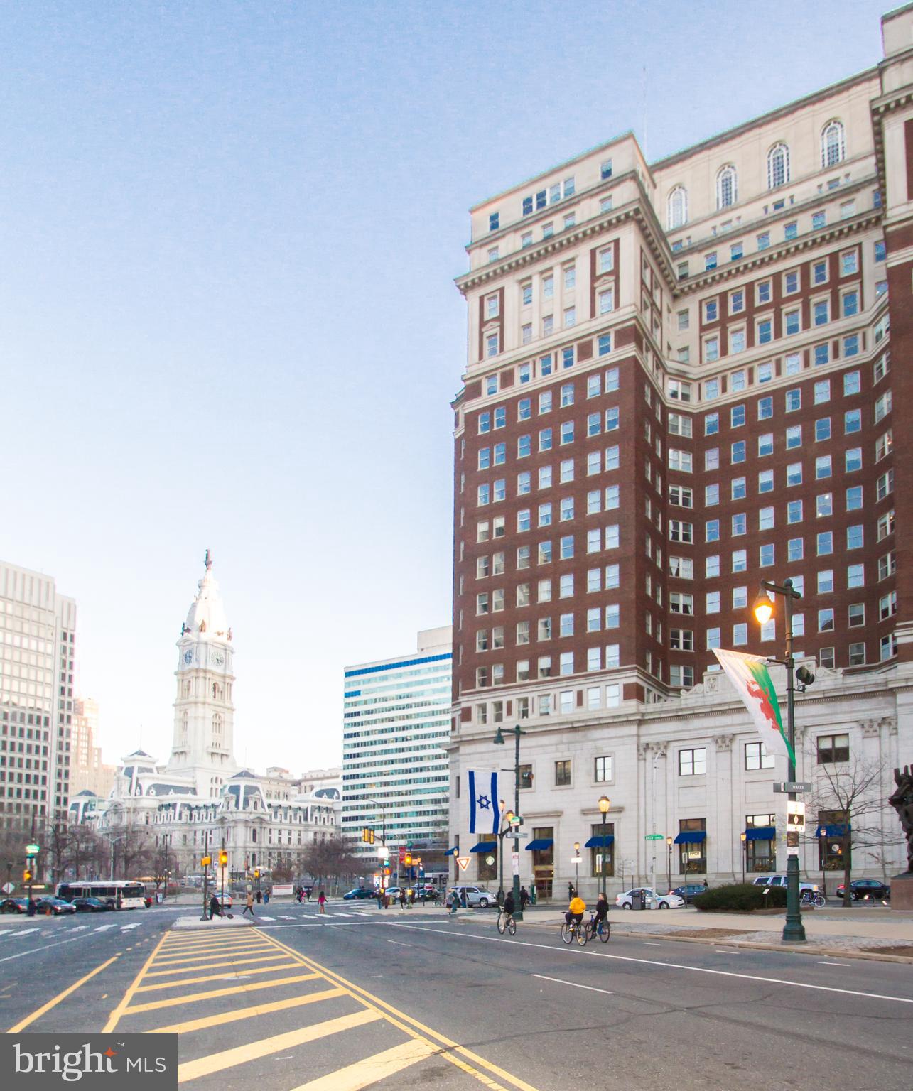 LOGAN SQUARE - Residential