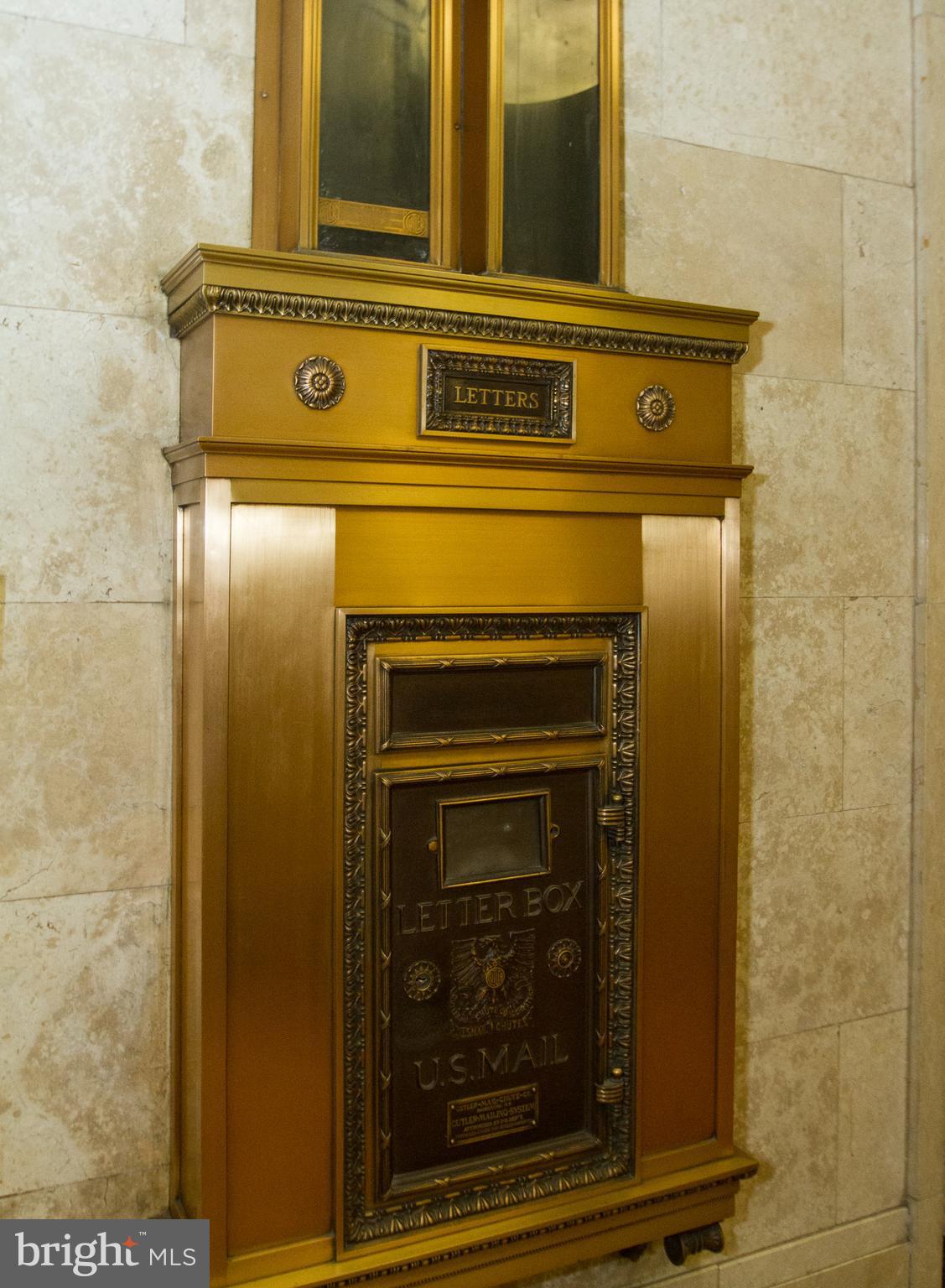 LOGAN SQUARE - Residential