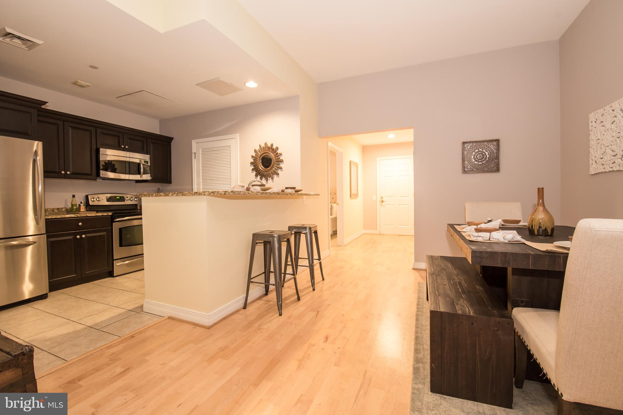 LOGAN SQUARE - Residential