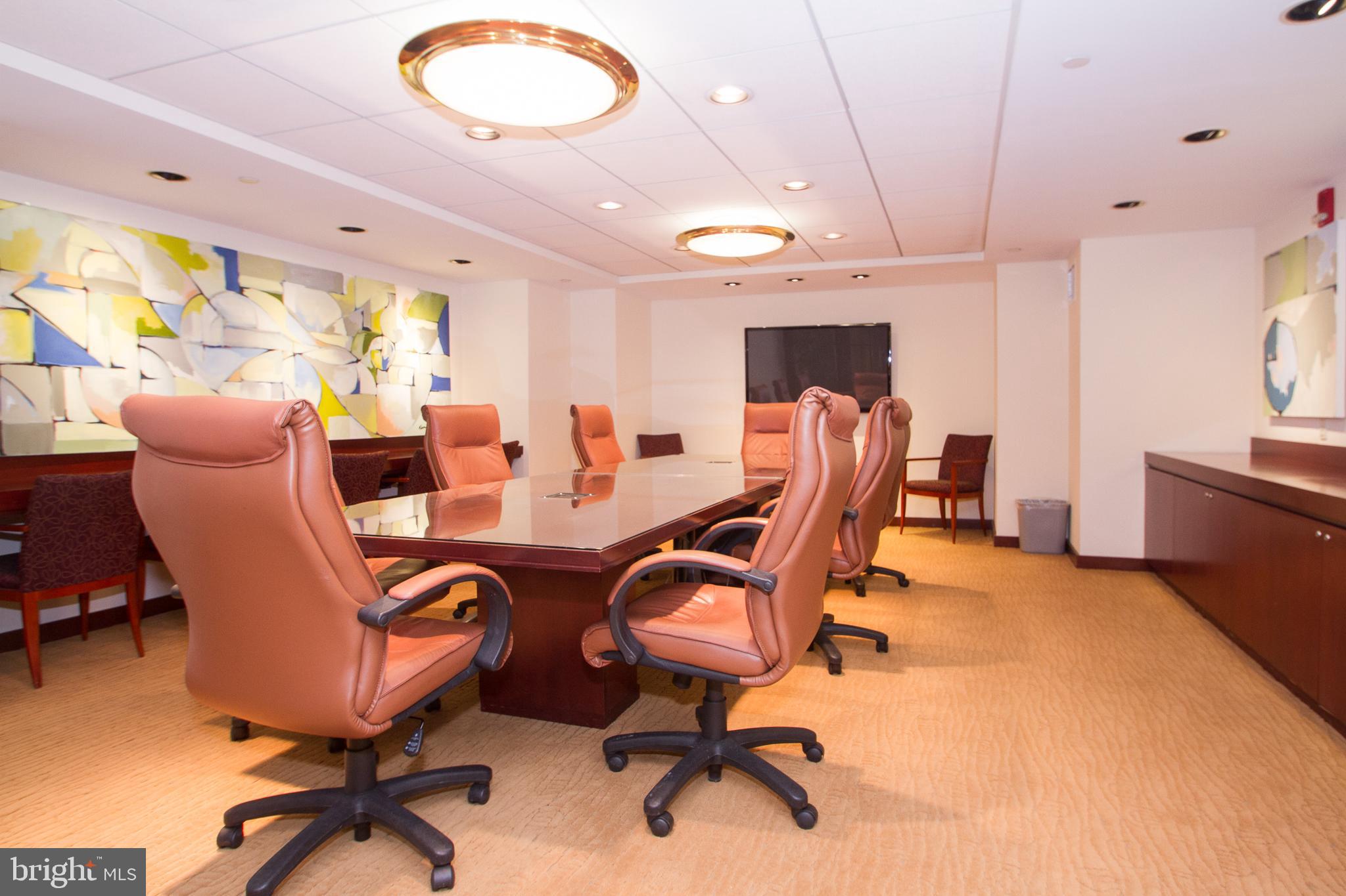 LOGAN SQUARE - Residential