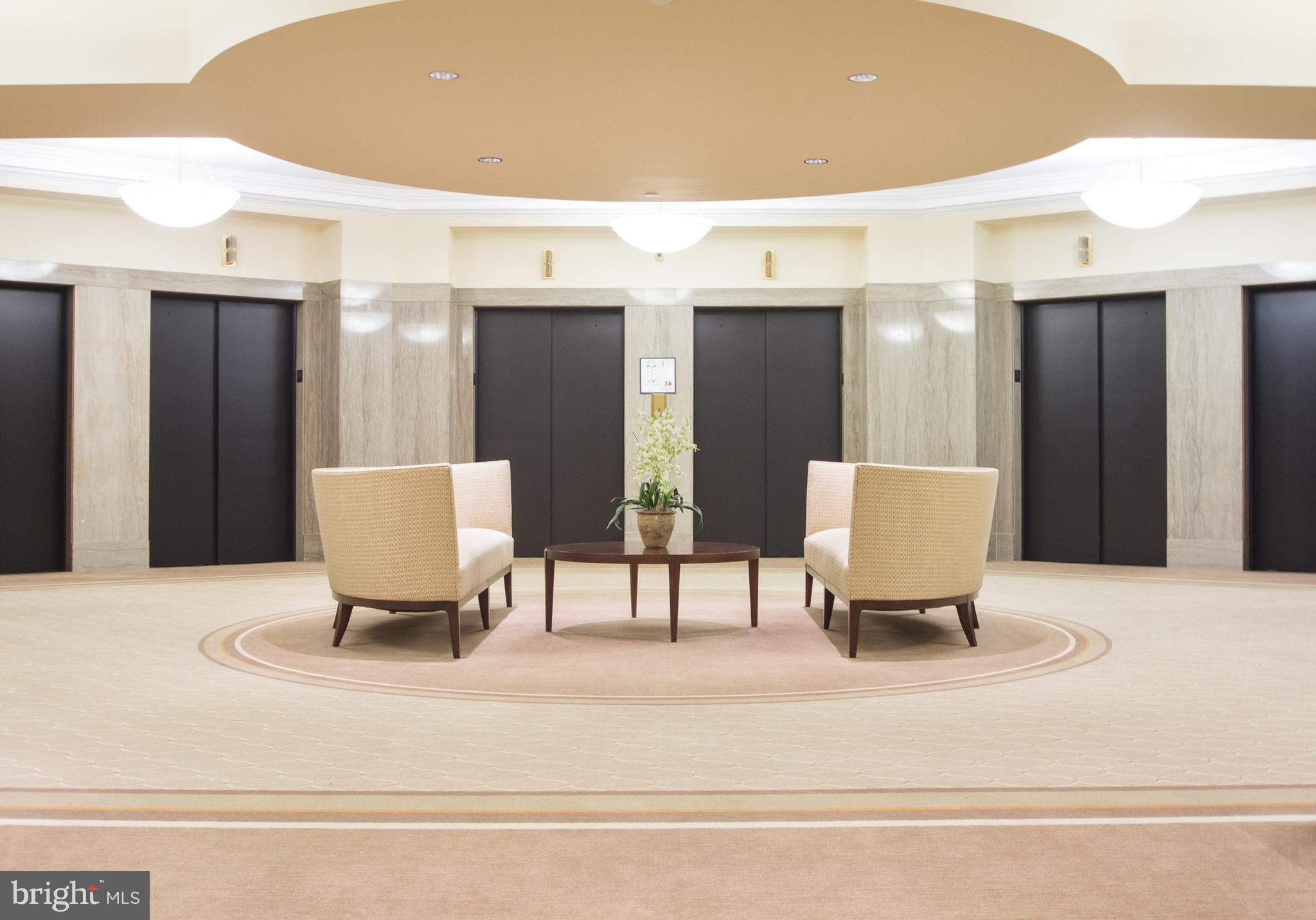 LOGAN SQUARE - Residential