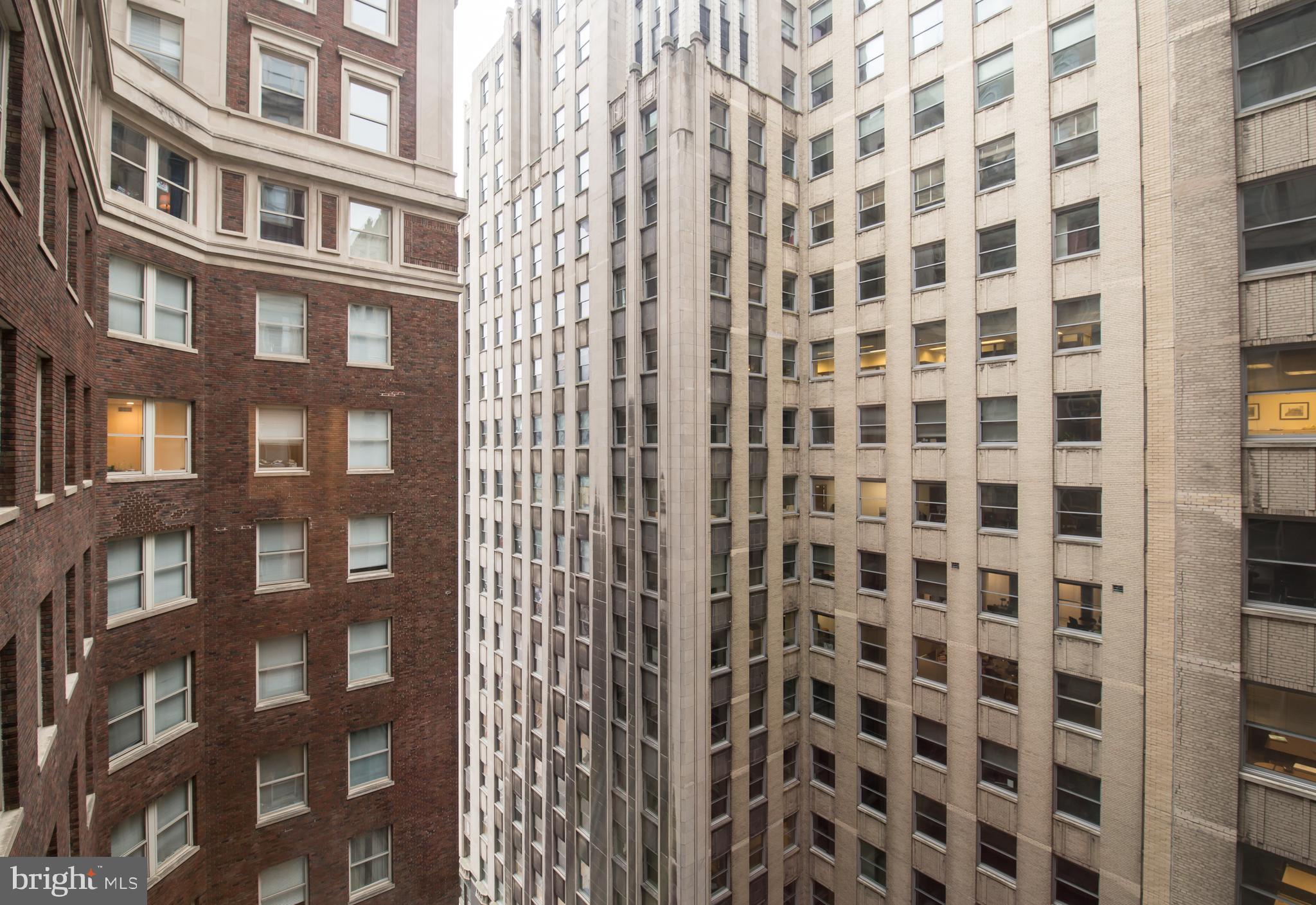 LOGAN SQUARE - Residential