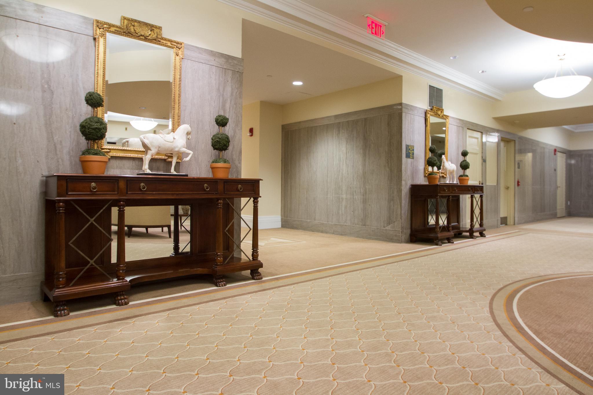 LOGAN SQUARE - Residential