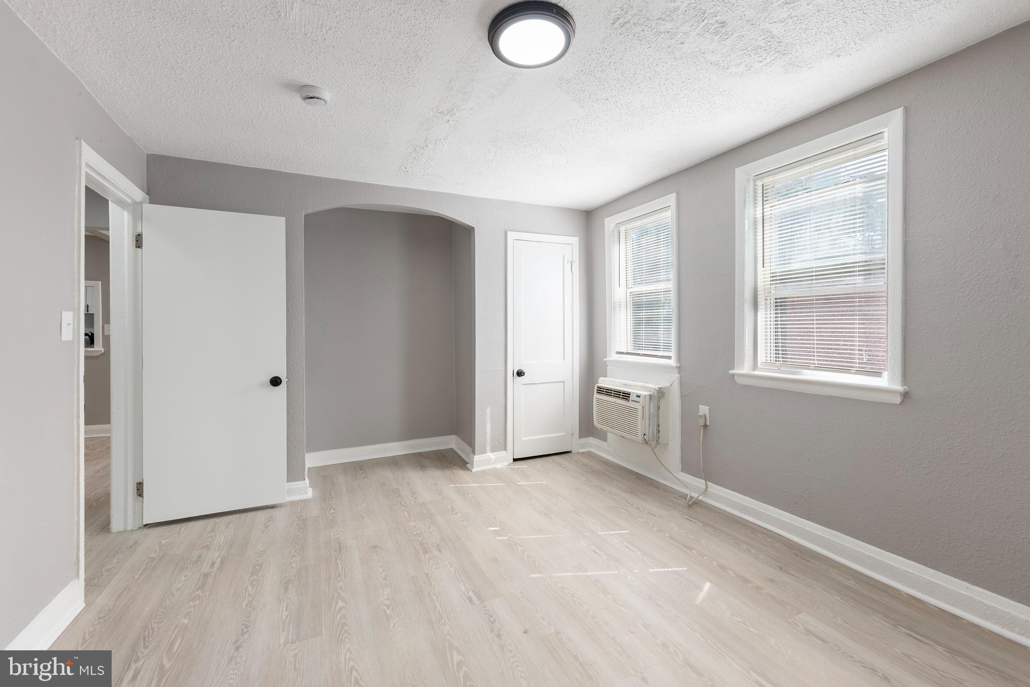 DOLFIELD - Residential Lease