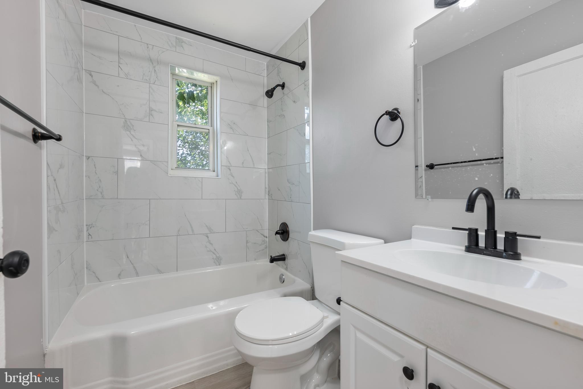 DOLFIELD - Residential Lease