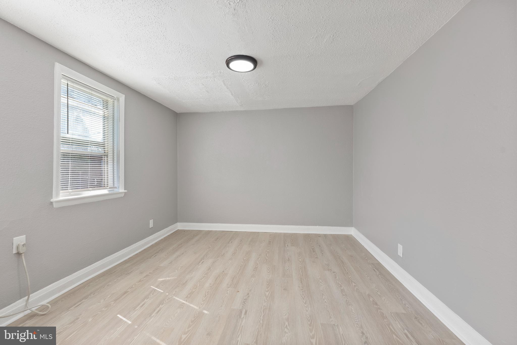 DOLFIELD - Residential Lease