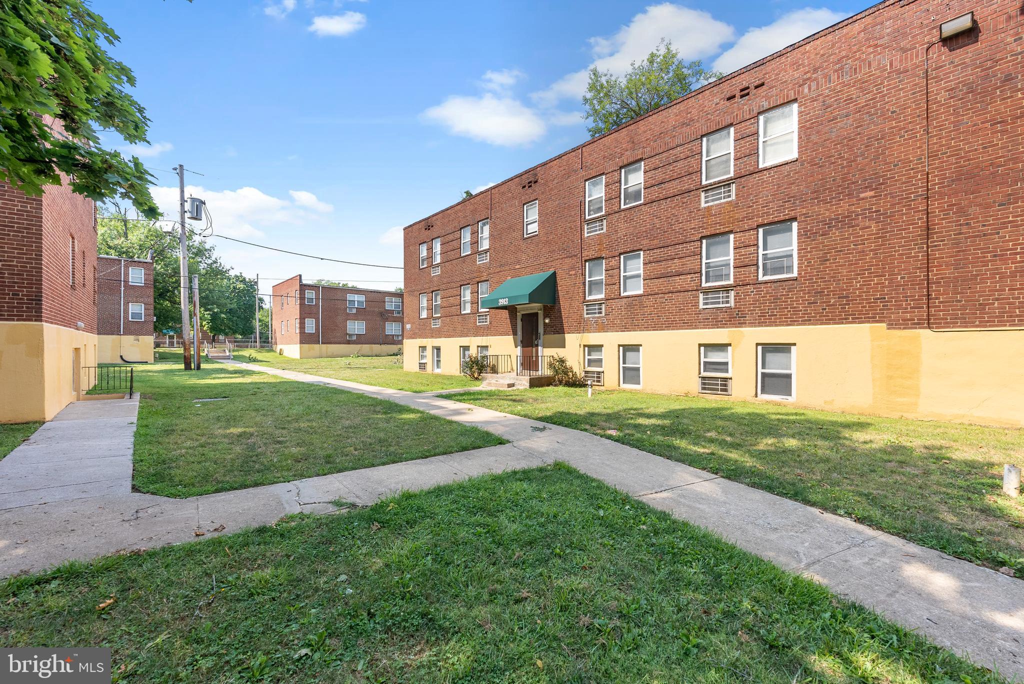 DOLFIELD - Residential Lease