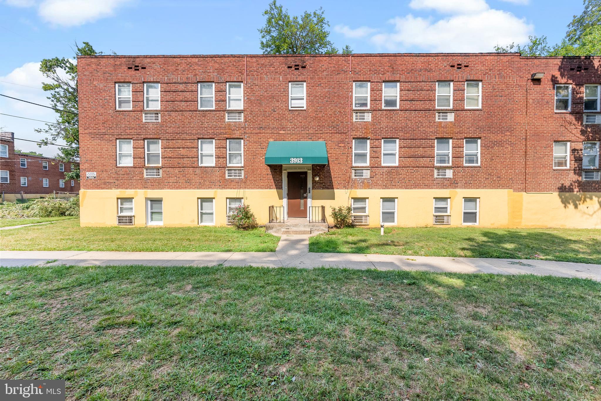 DOLFIELD - Residential Lease