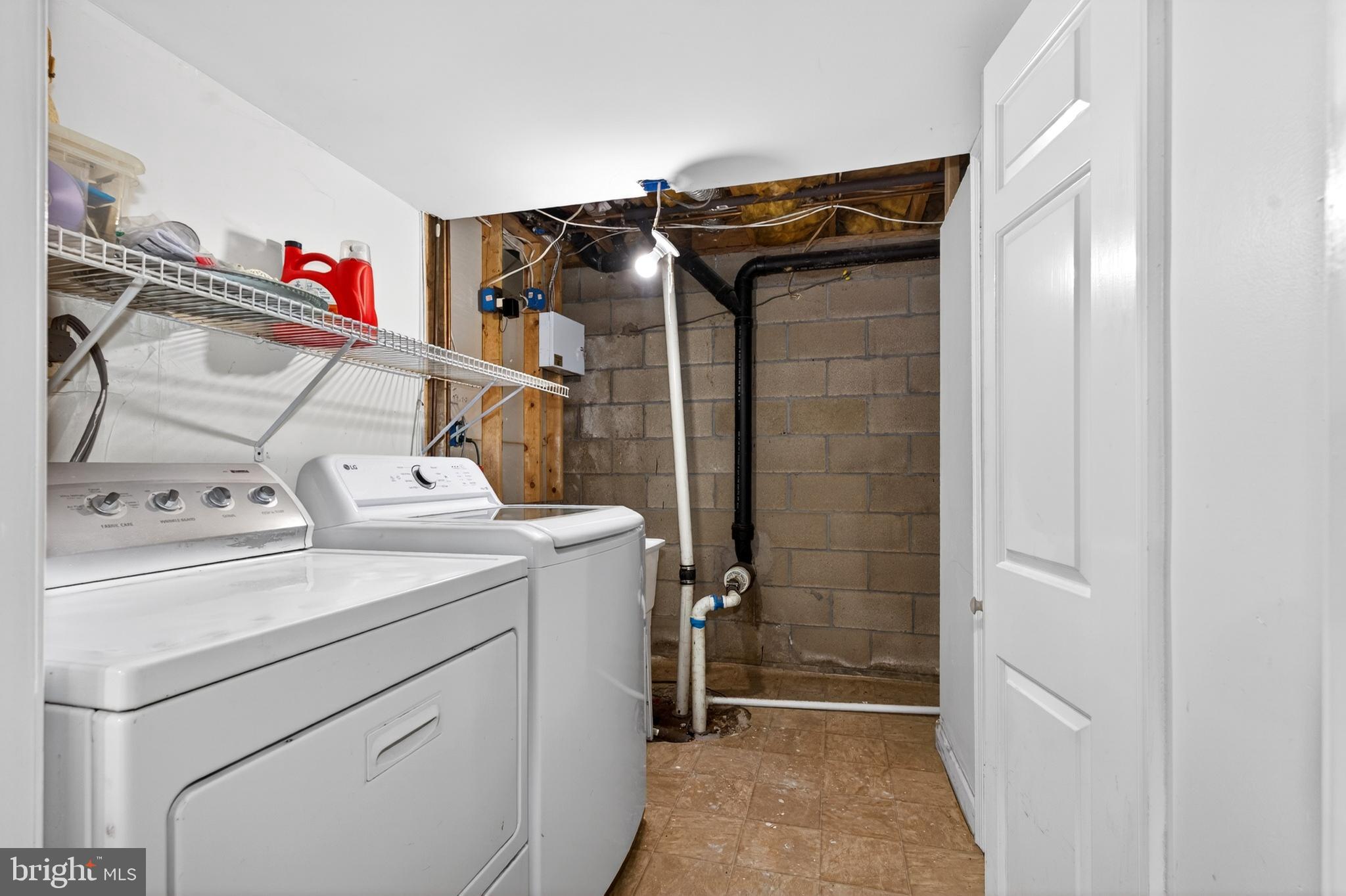 JONATHANS DELIGHT - Residential