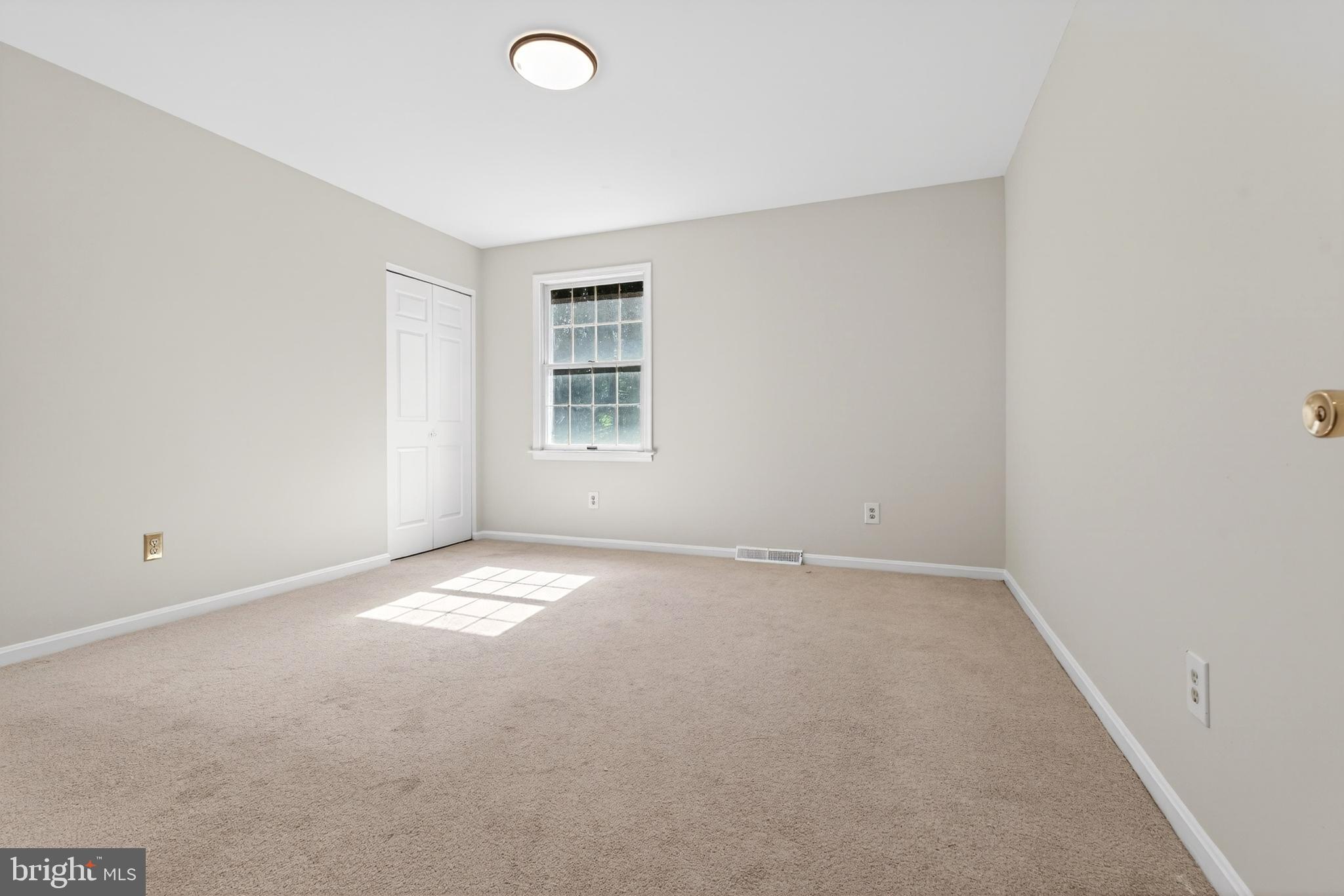 JONATHANS DELIGHT - Residential