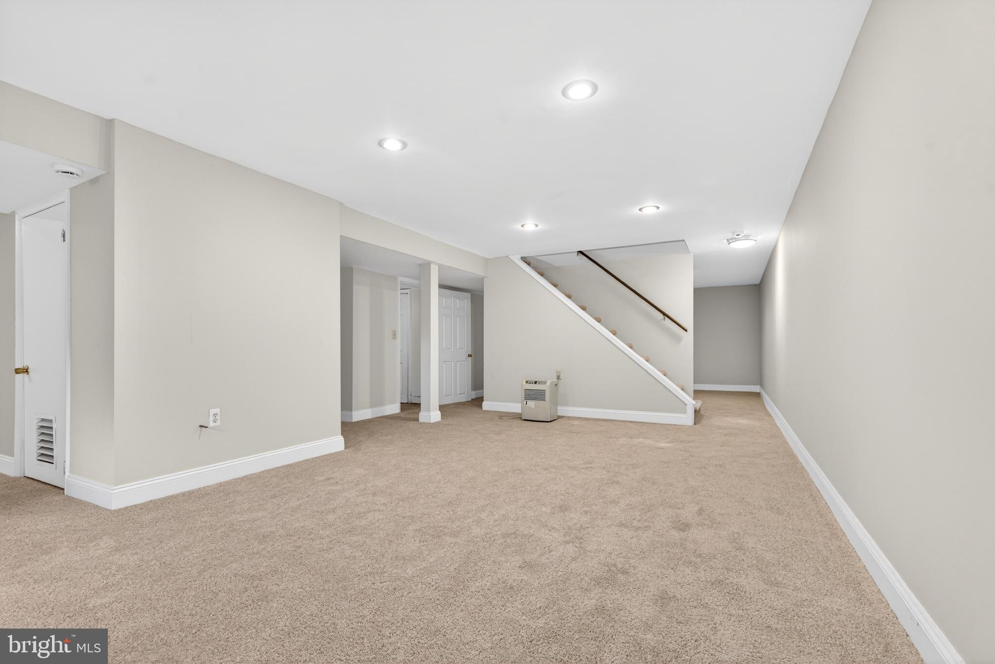 JONATHANS DELIGHT - Residential