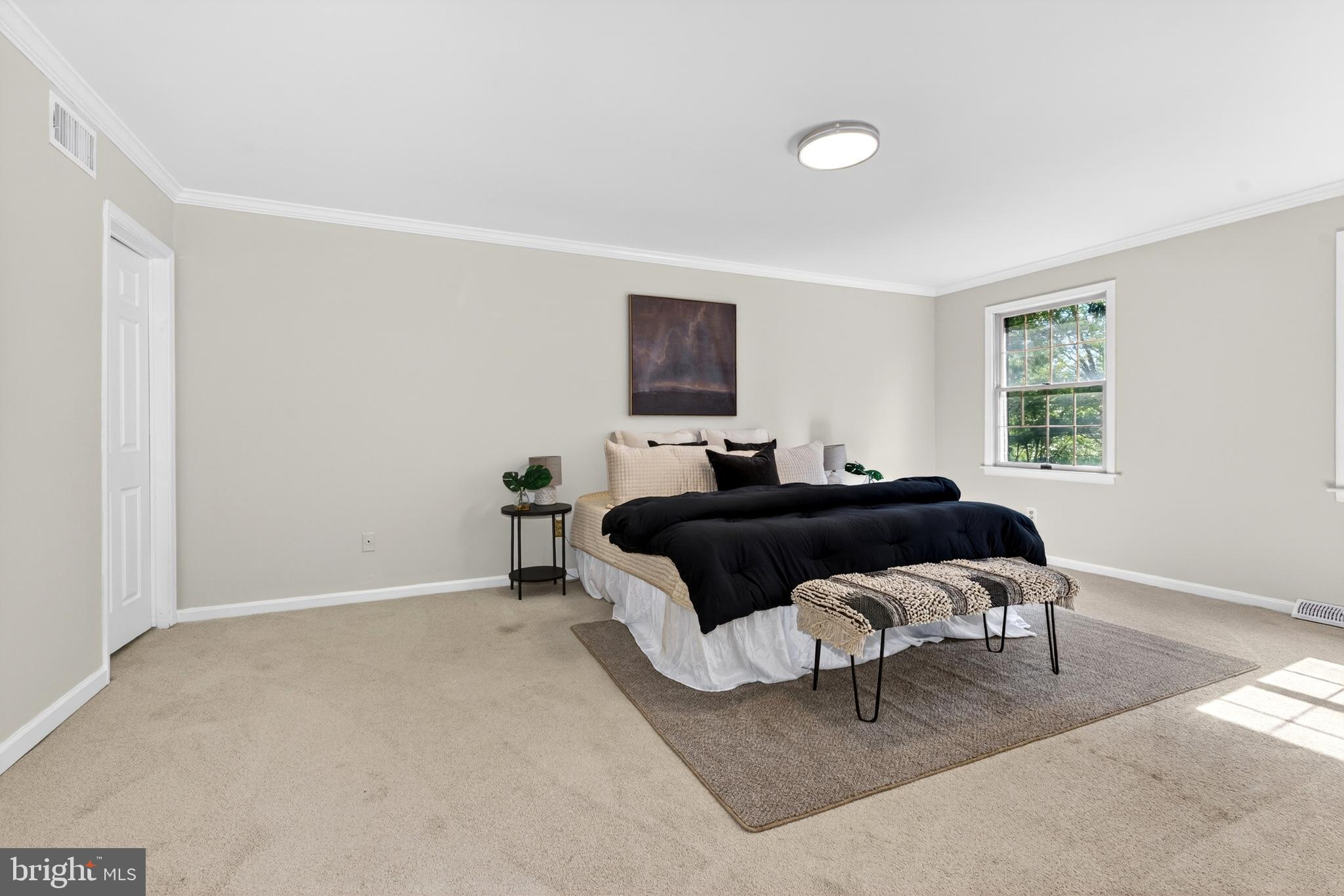 JONATHANS DELIGHT - Residential