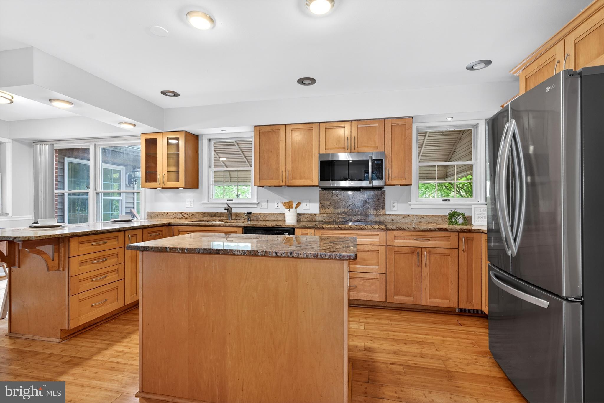 JONATHANS DELIGHT - Residential