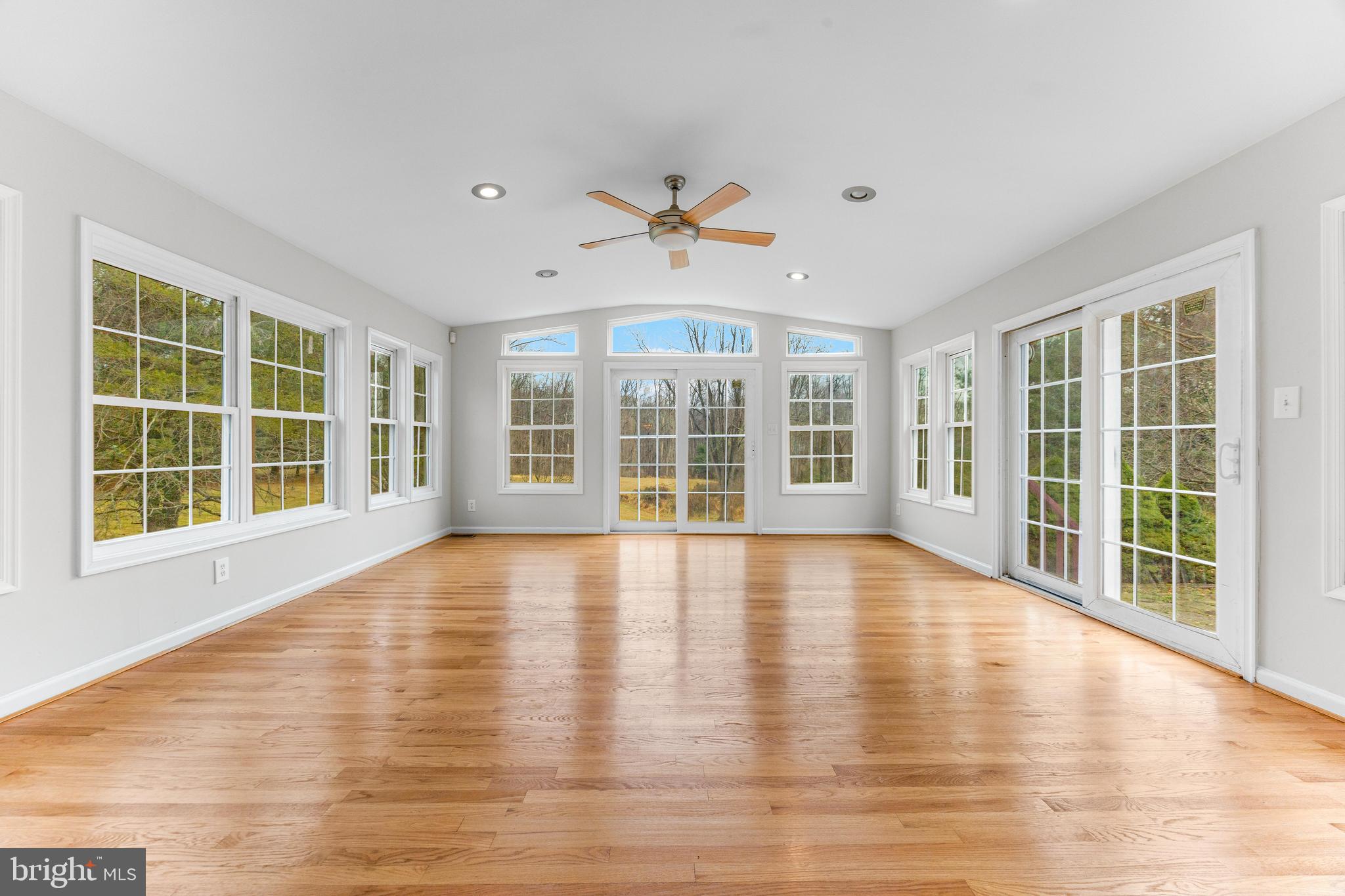 JONATHANS DELIGHT - Residential