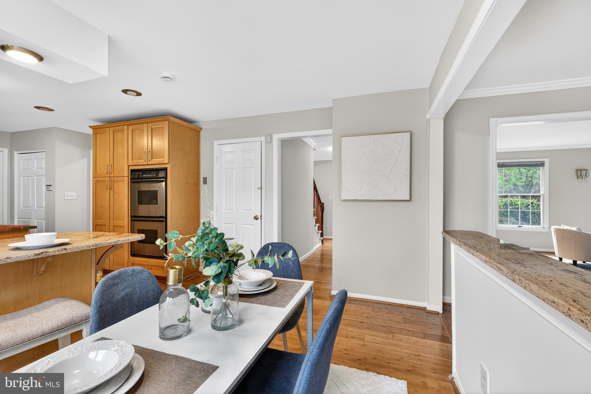 JONATHANS DELIGHT - Residential