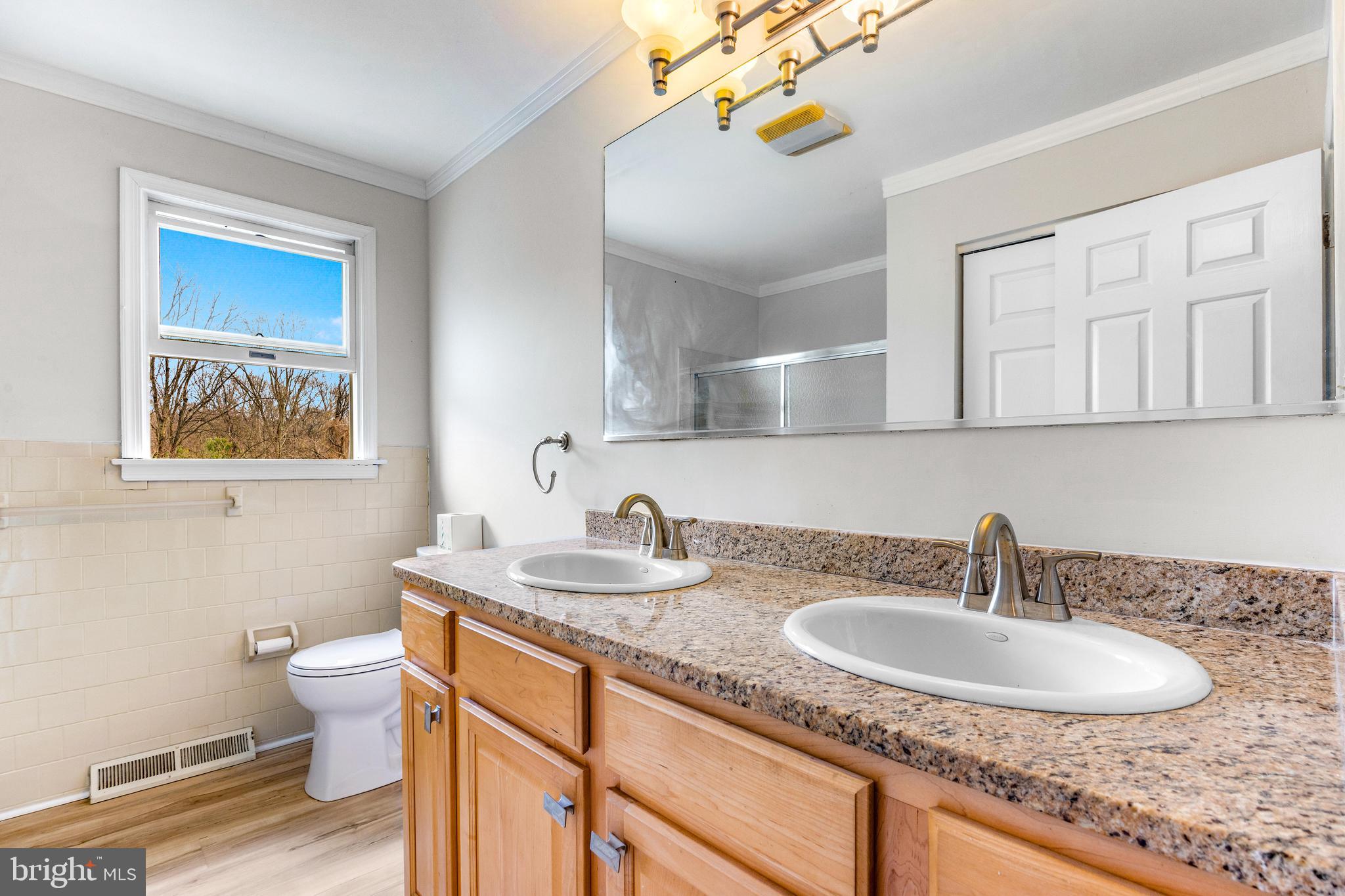 JONATHANS DELIGHT - Residential