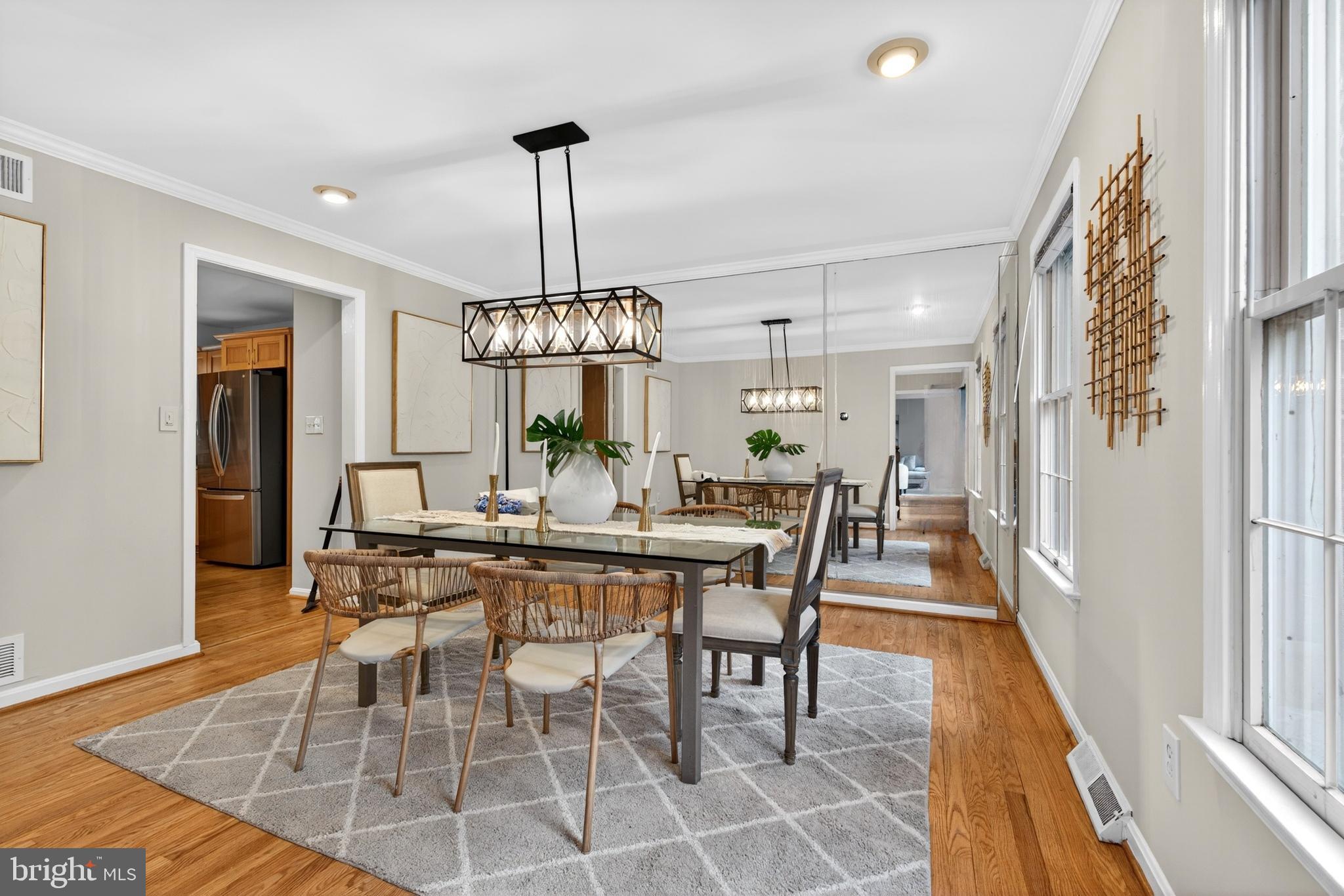 JONATHANS DELIGHT - Residential