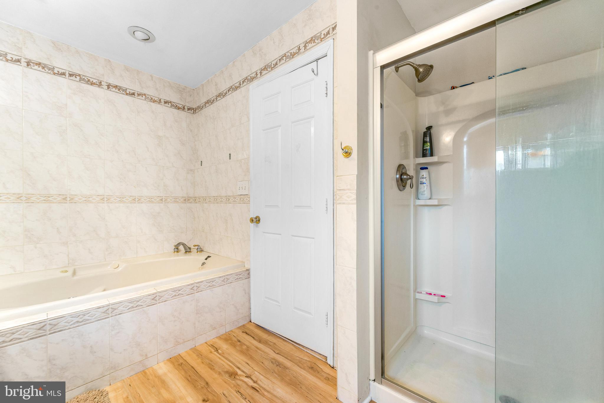 JONATHANS DELIGHT - Residential