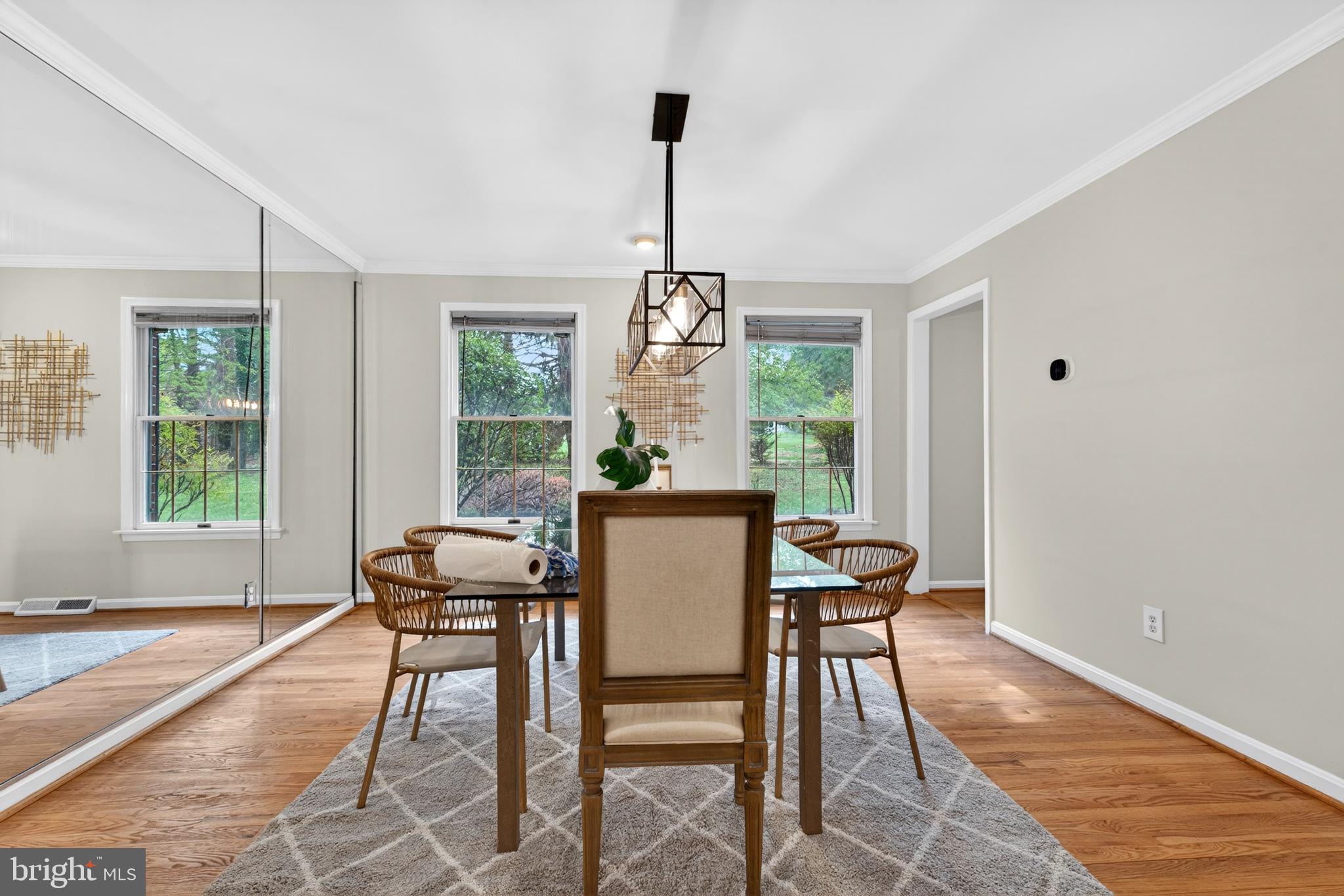 JONATHANS DELIGHT - Residential