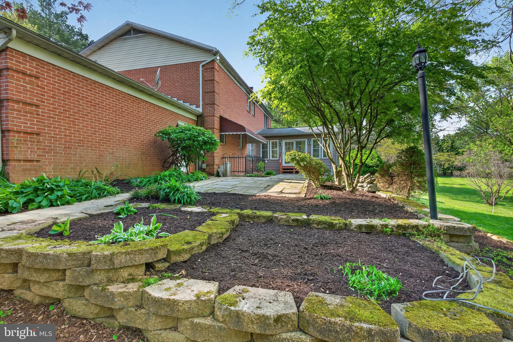 JONATHANS DELIGHT - Residential