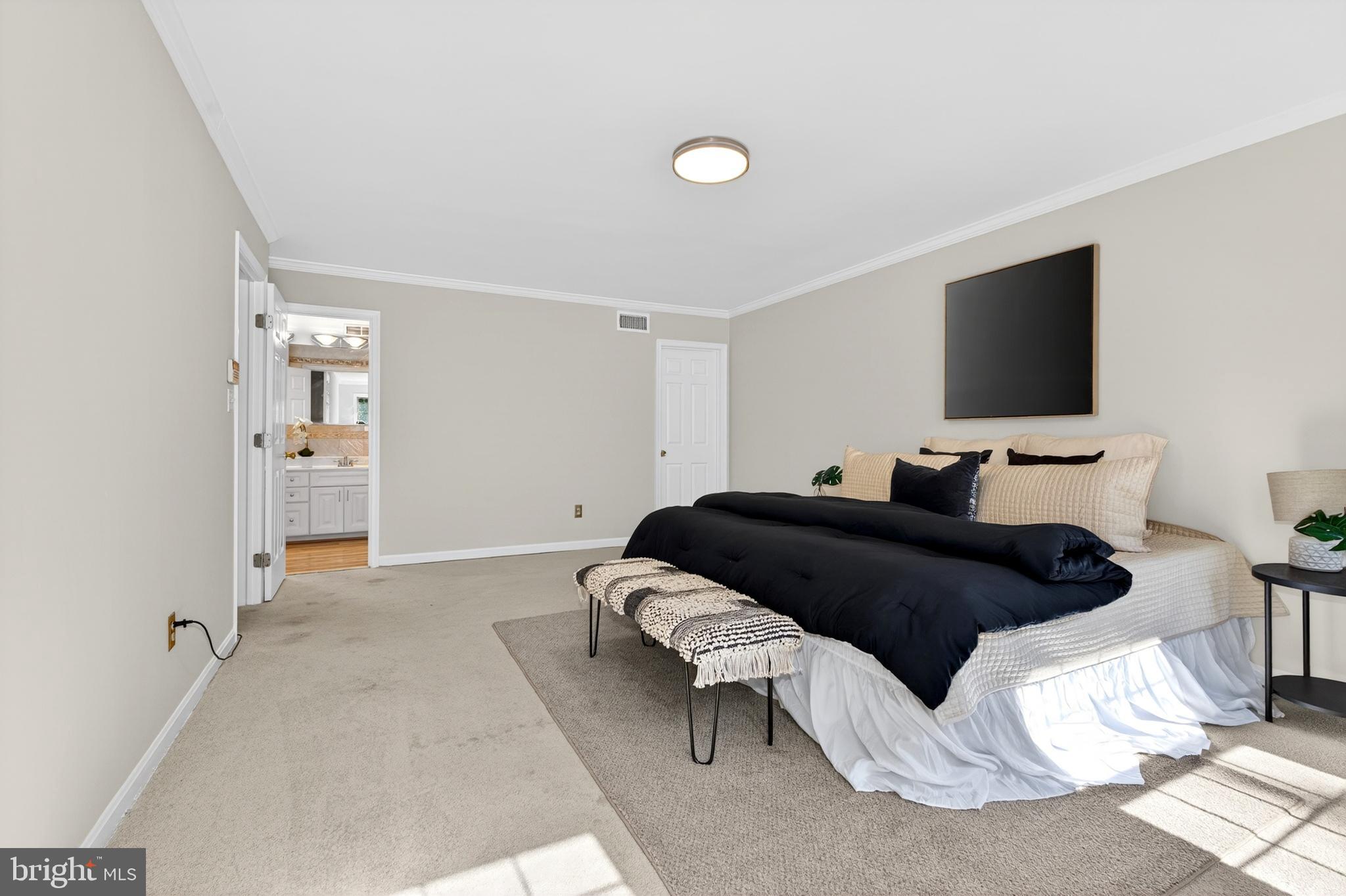 JONATHANS DELIGHT - Residential