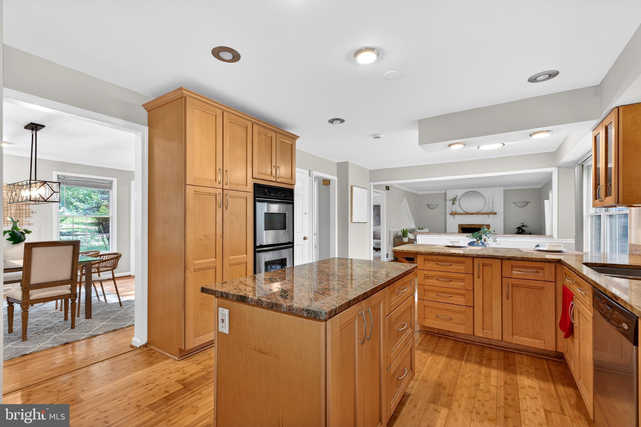 JONATHANS DELIGHT - Residential