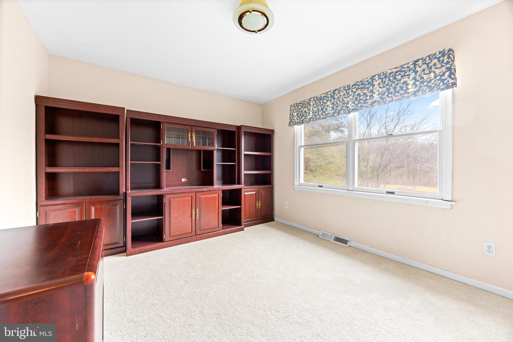 JONATHANS DELIGHT - Residential