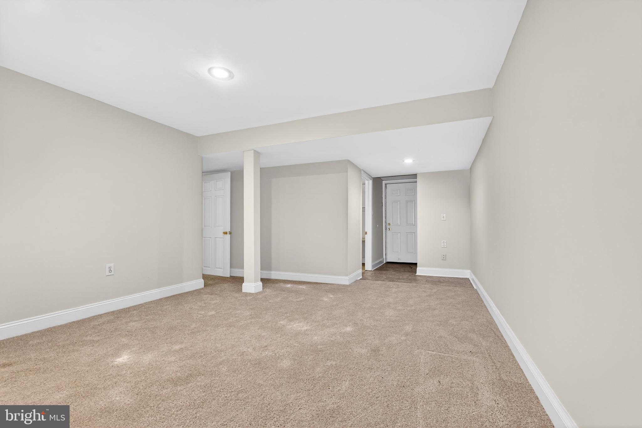 JONATHANS DELIGHT - Residential