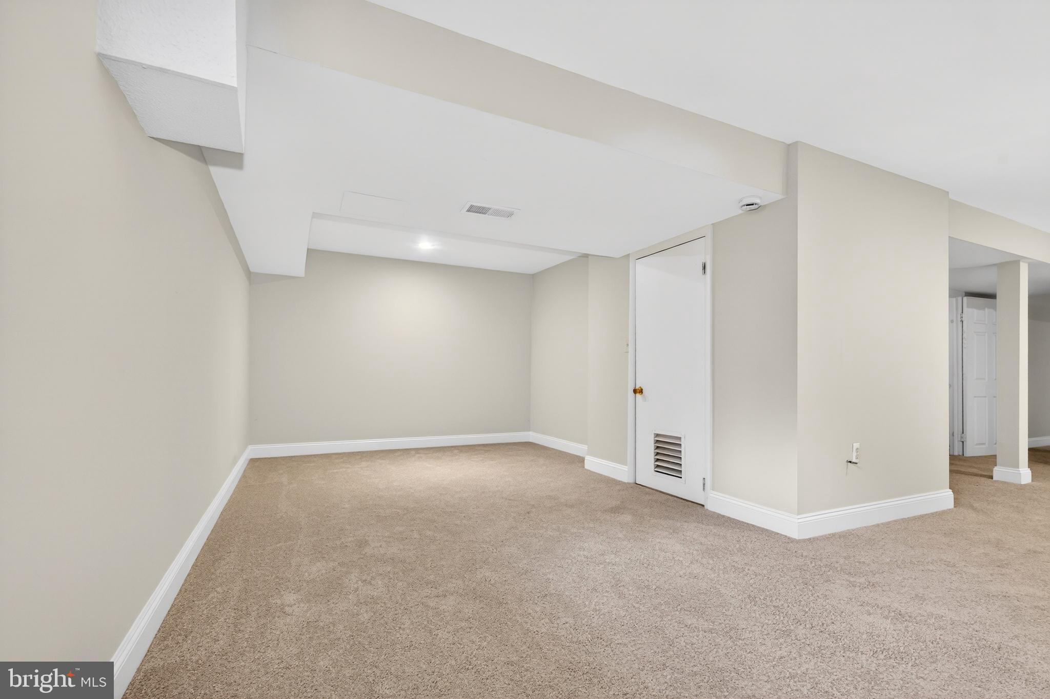 JONATHANS DELIGHT - Residential