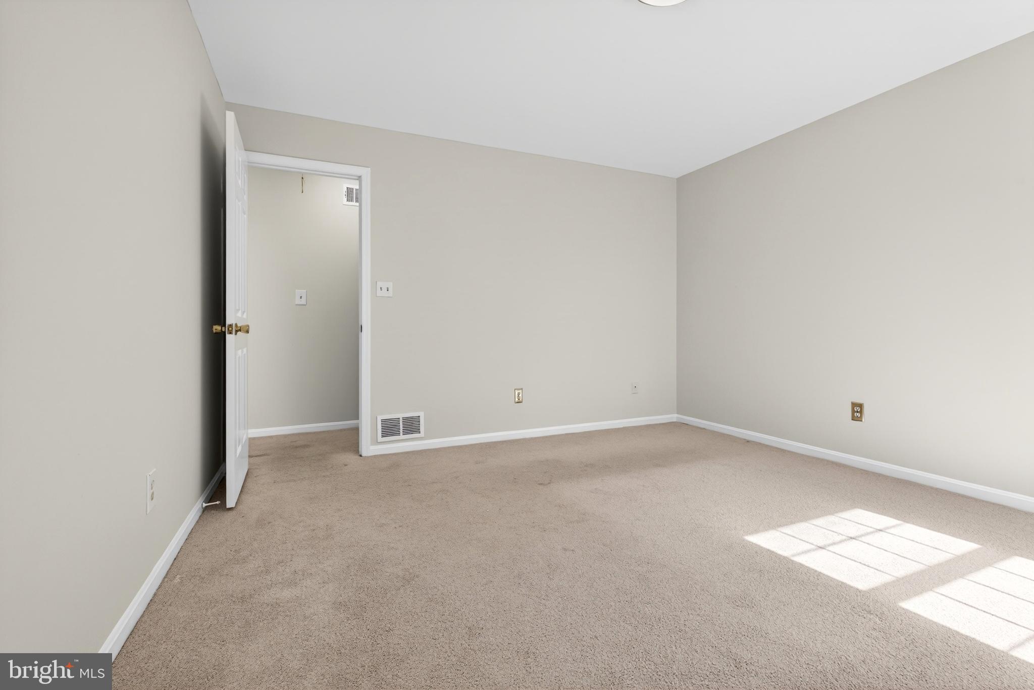 JONATHANS DELIGHT - Residential