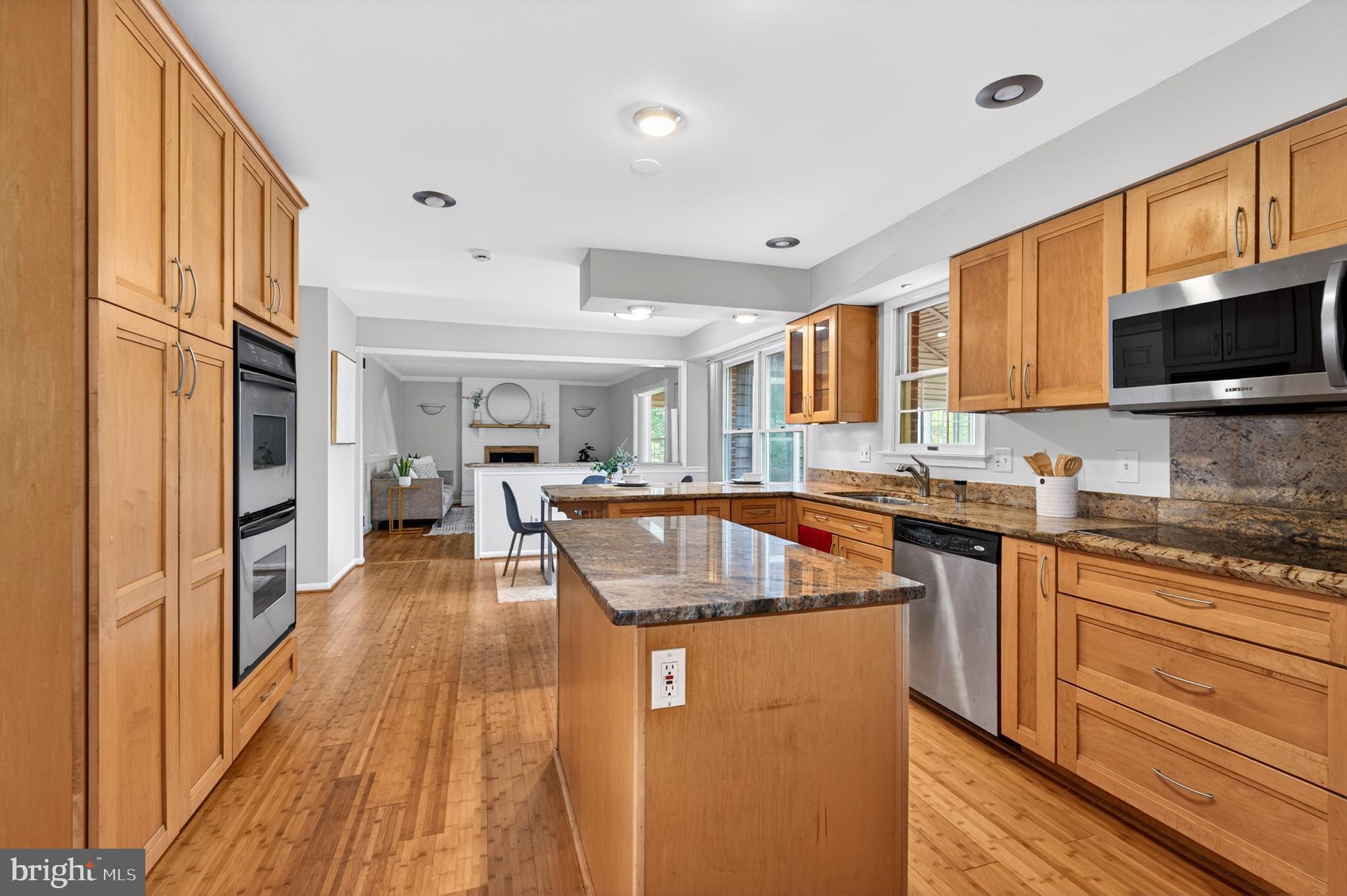 JONATHANS DELIGHT - Residential