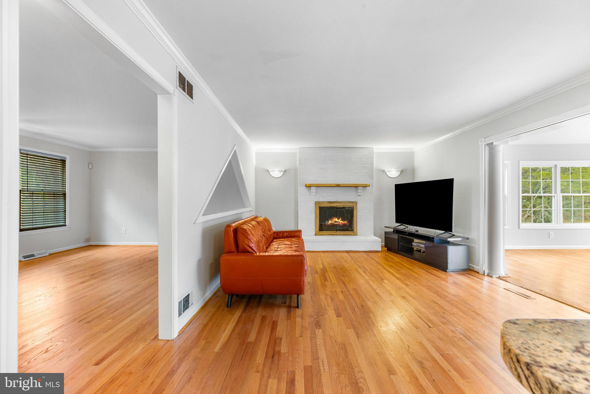 JONATHANS DELIGHT - Residential