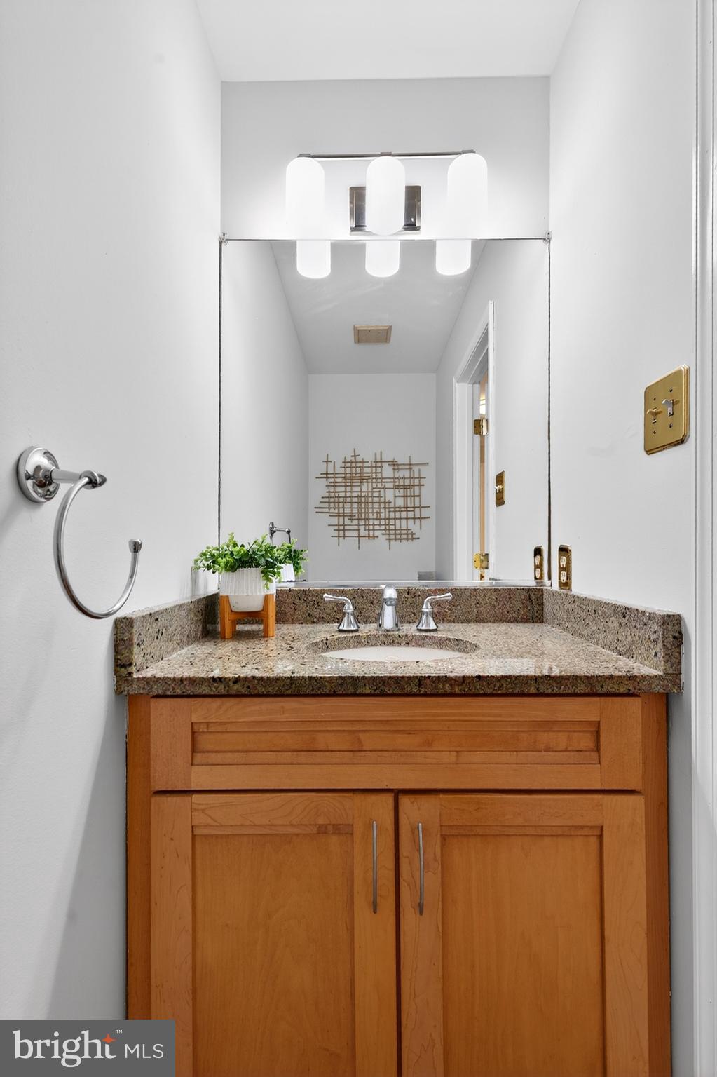 JONATHANS DELIGHT - Residential