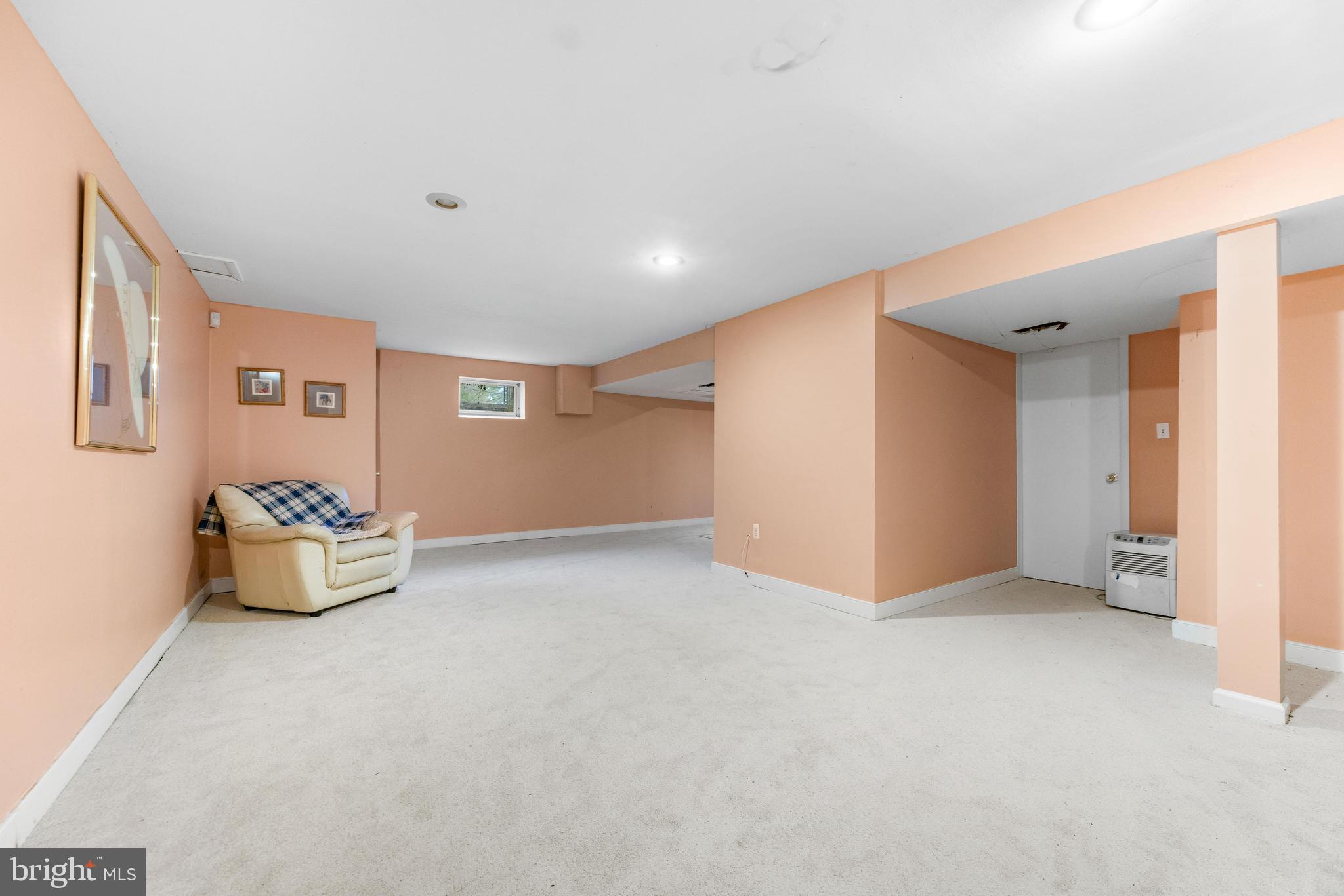 JONATHANS DELIGHT - Residential