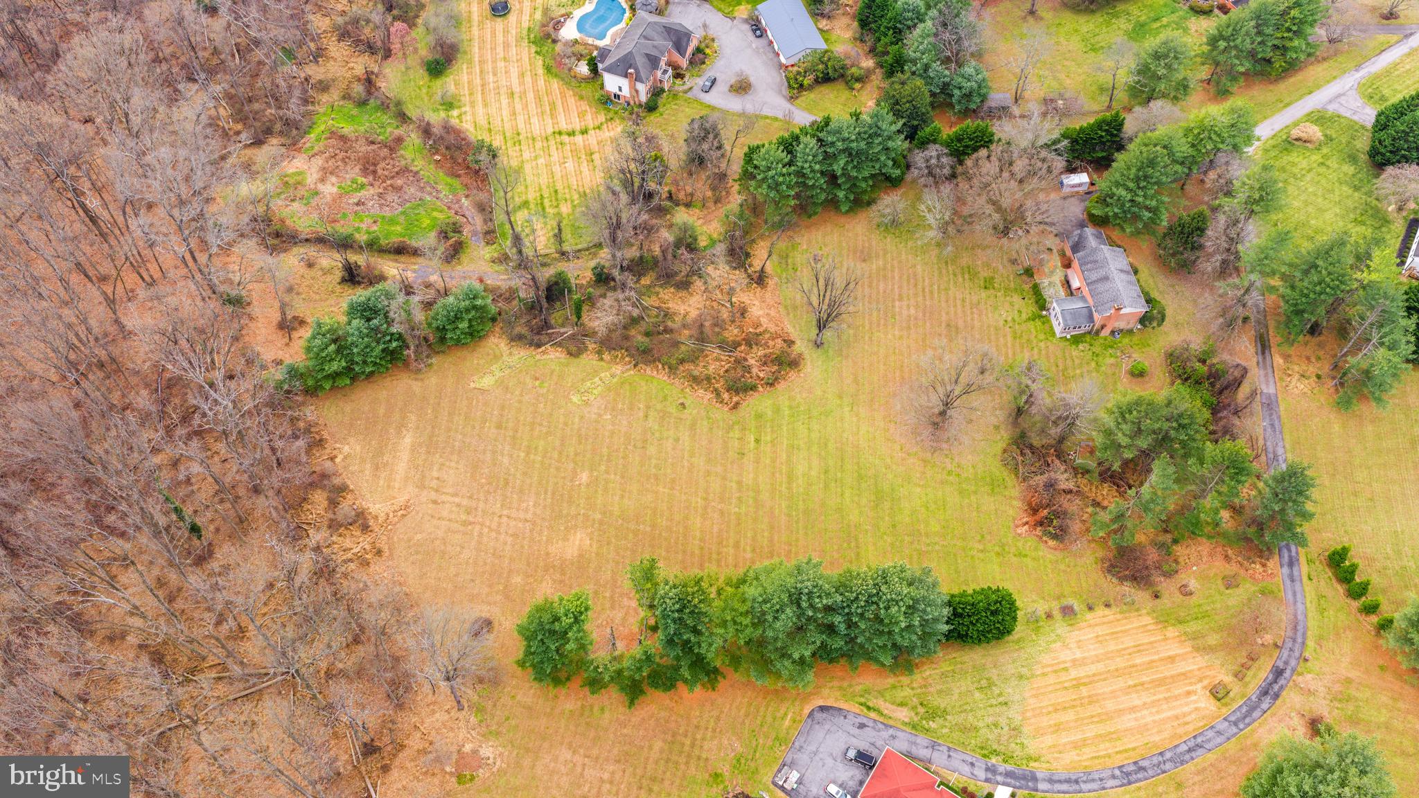 JONATHANS DELIGHT - Residential