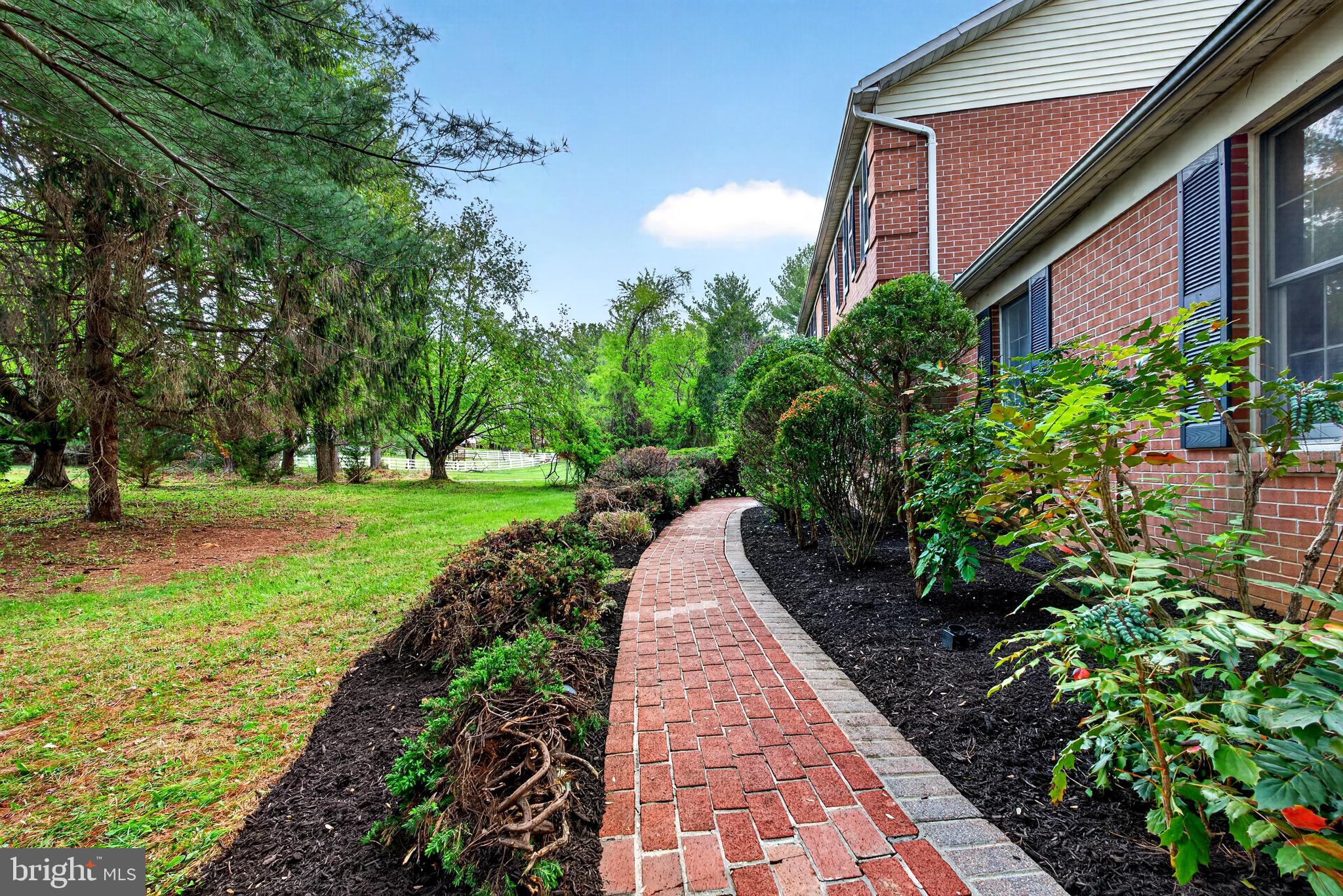 JONATHANS DELIGHT - Residential