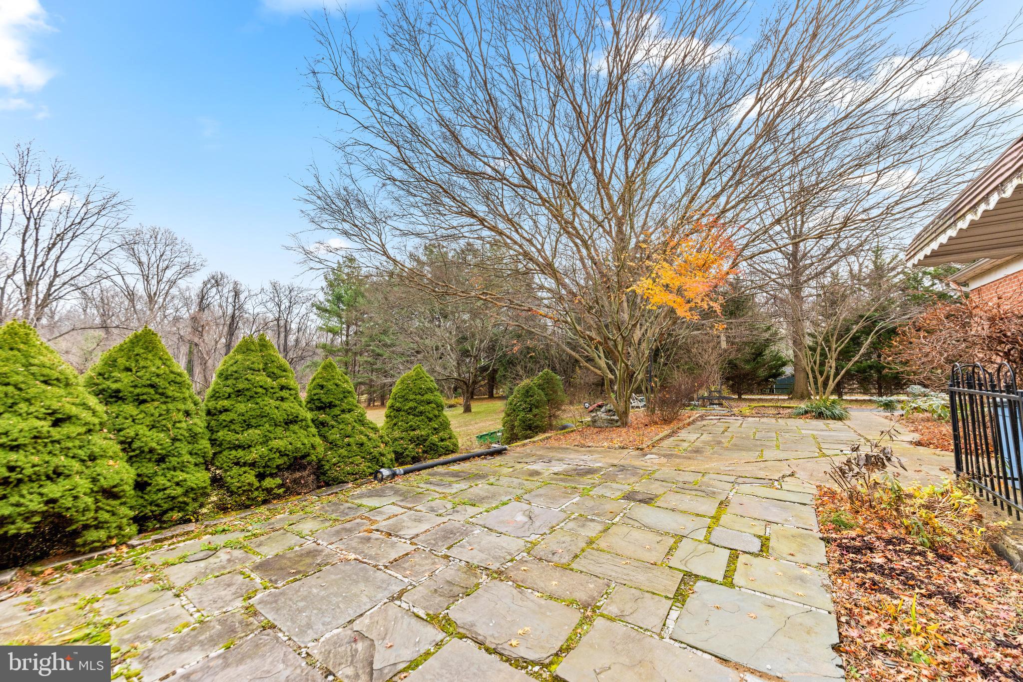 JONATHANS DELIGHT - Residential