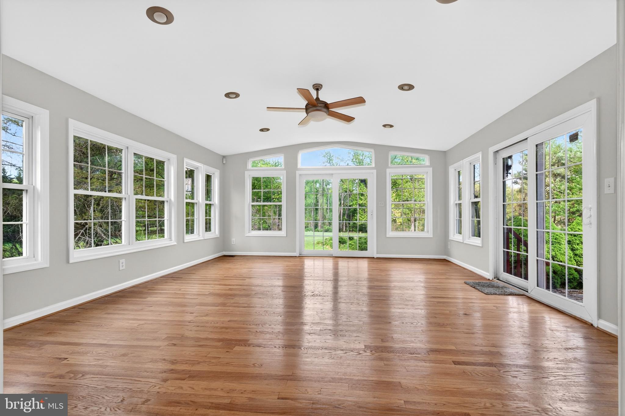 JONATHANS DELIGHT - Residential