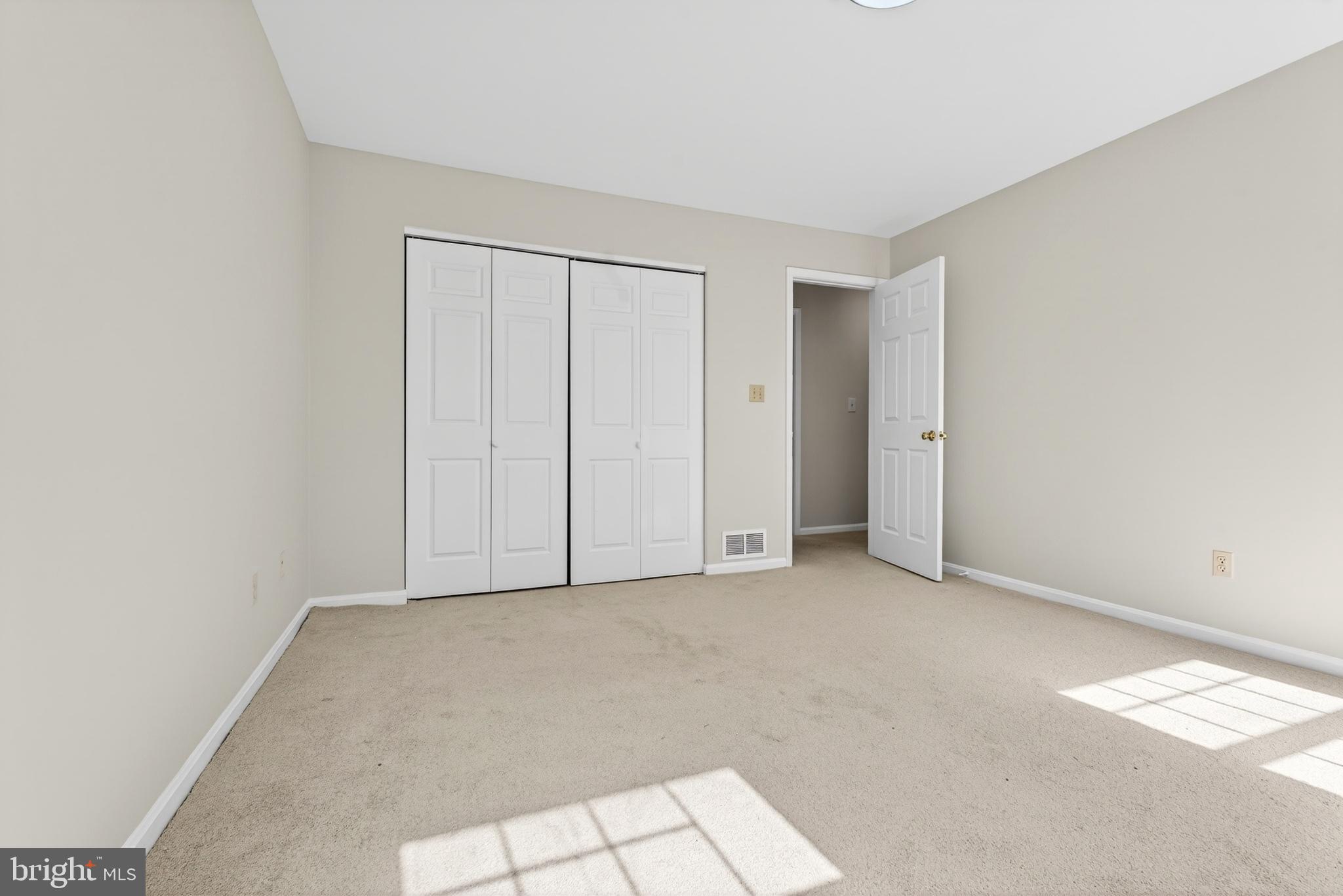 JONATHANS DELIGHT - Residential